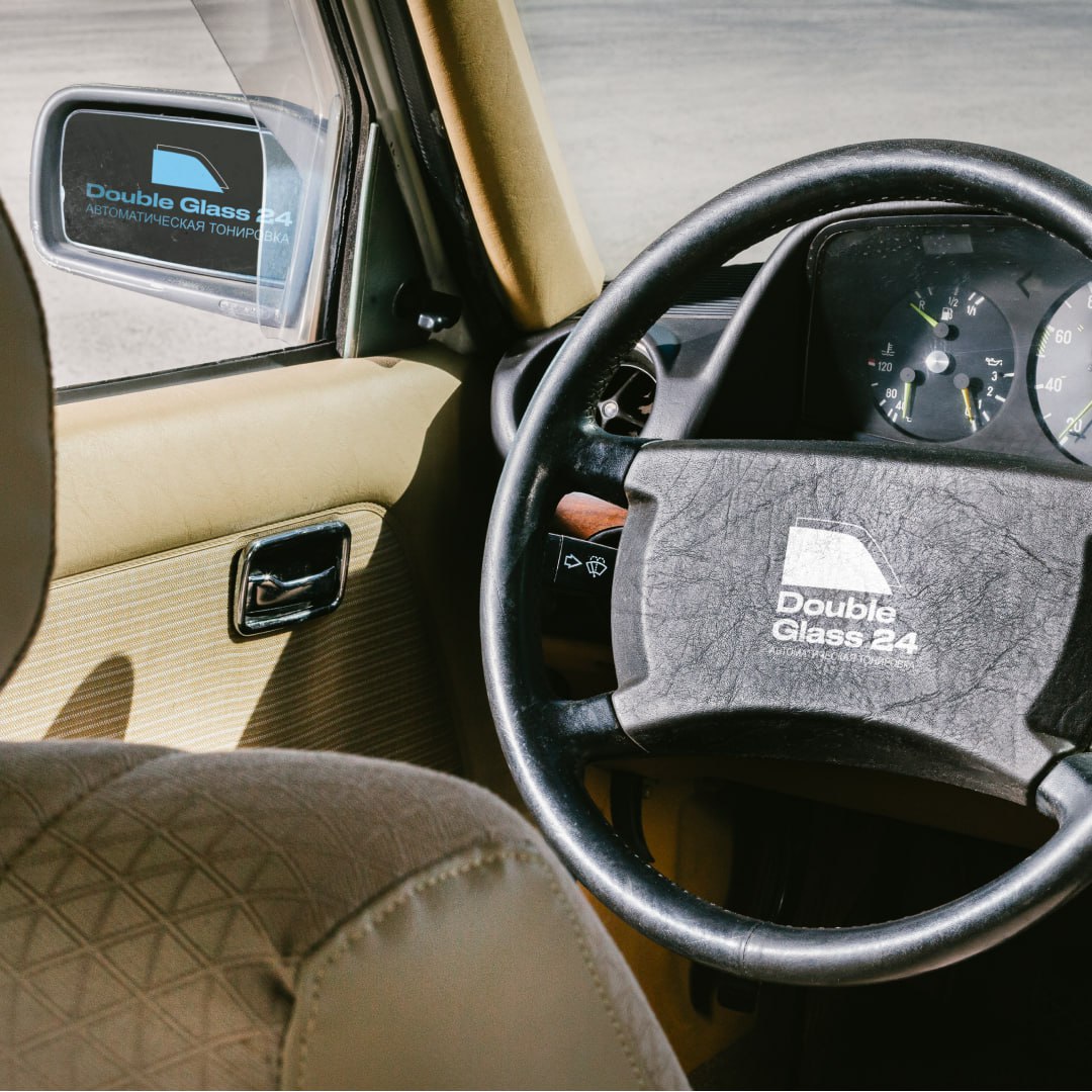 Я делаю не только всякие там цветочки🌸
В моём портфолио есть и такие "необычные" для меня самой работы...
Очень боялась браться за данный логотип, хотя и идея была с самого начала | Сетка — социальная сеть от hh.ru