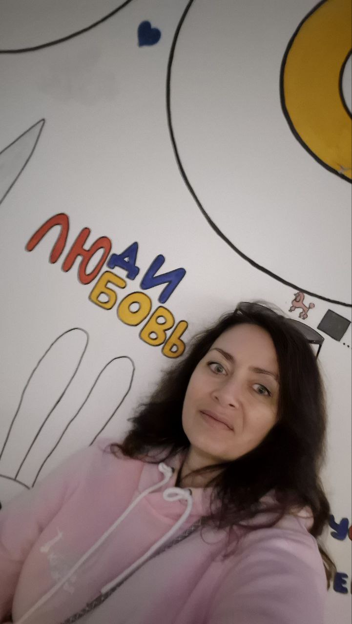 Привет мои hr-попутчики! 👋
Снова хочу показать, как простая похвала может изменить если не всё, то очень многое.
Весь вечер провела в КНОПКА | Сетка — социальная сеть от hh.ru