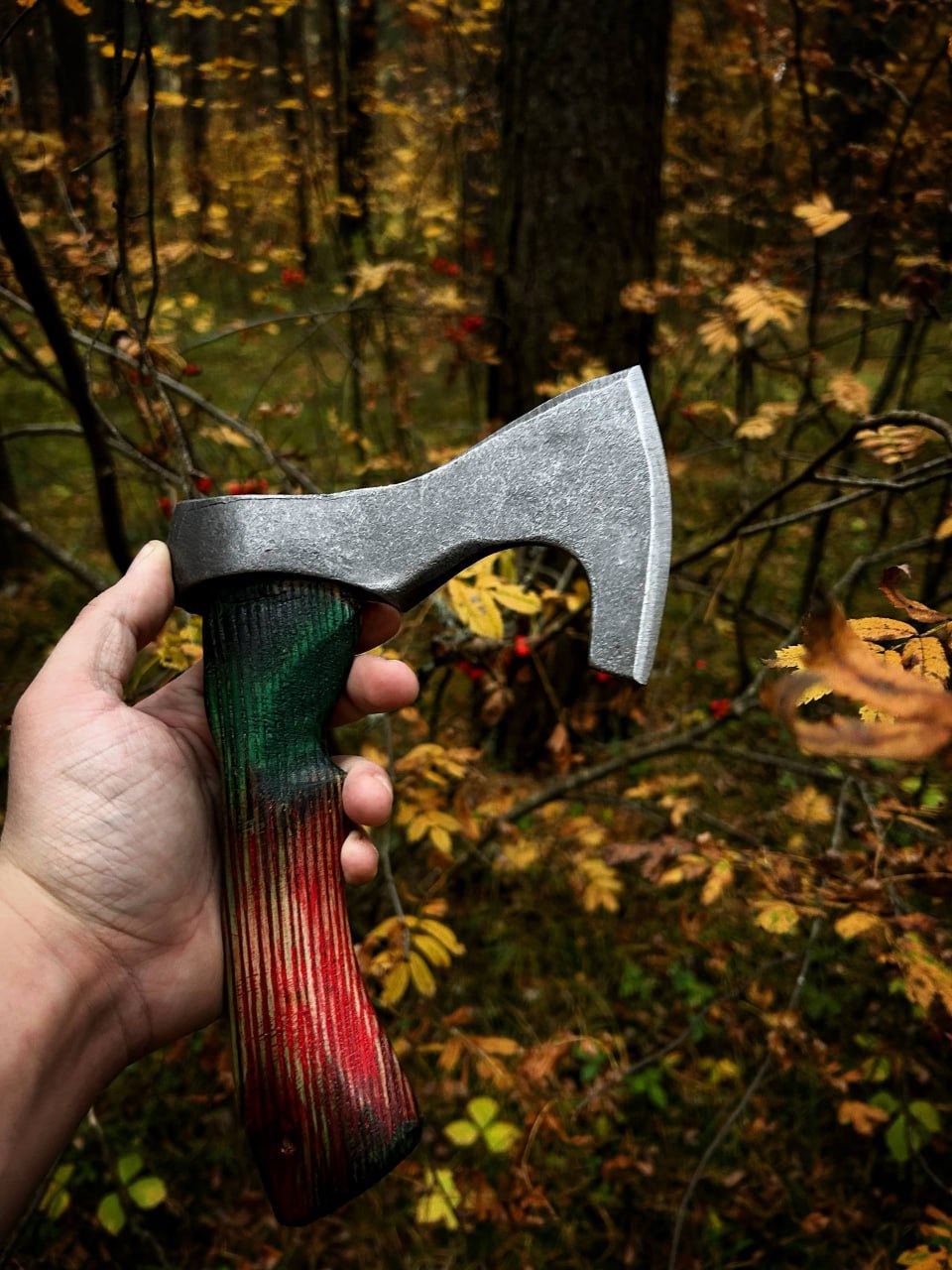 Готовы к приключениям? Знакомьтесь — топор «Гном»!
🍂Осень — время походов, вылазок на природу и... непредсказуемых дорог | Сетка — социальная сеть от hh.ru