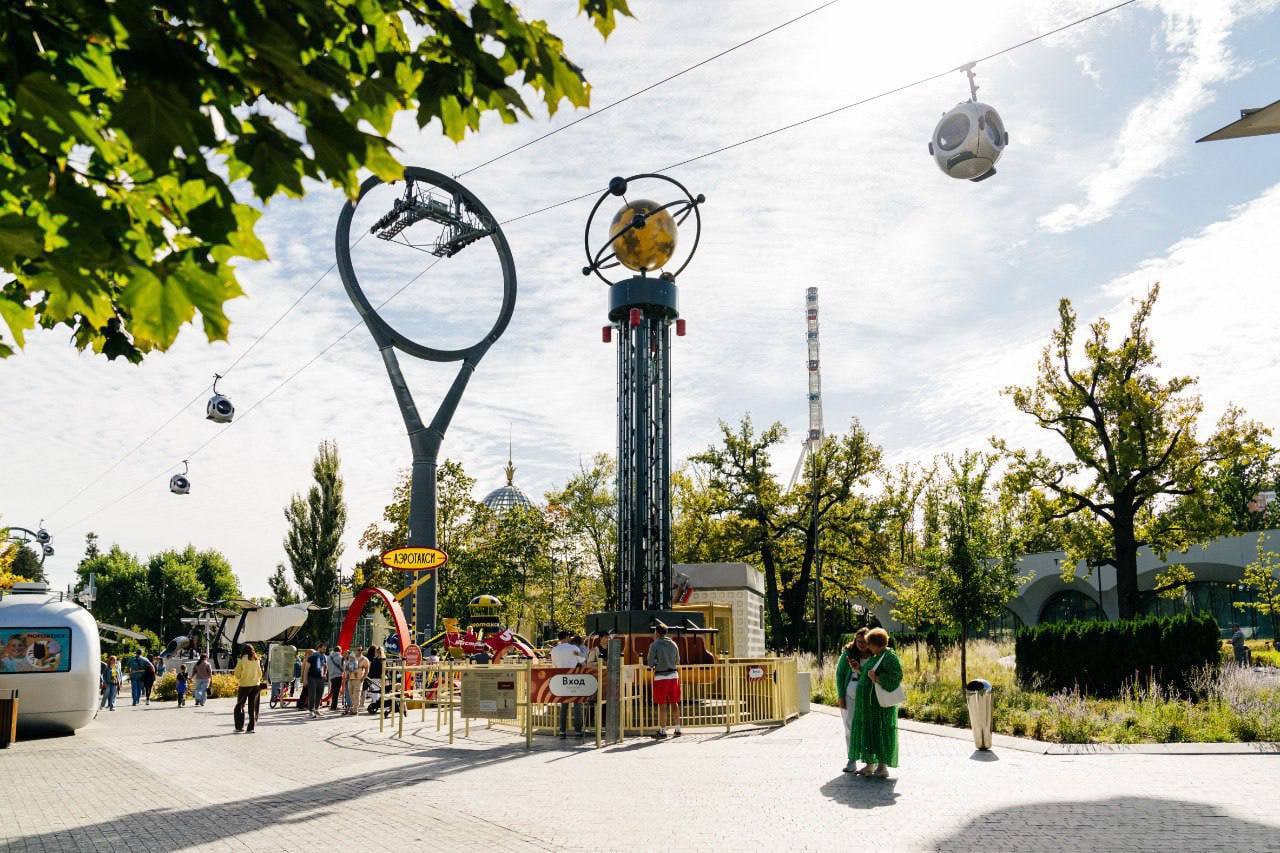 🍁Праздник Осени пройдёт в парке «Орион» на ВДНХ
11-12 октября 12:00-18:00
Откроют фестиваль DJ сеты, а вечером — зажигательное выступление хедлайнера | Сетка — социальная сеть от hh.ru
