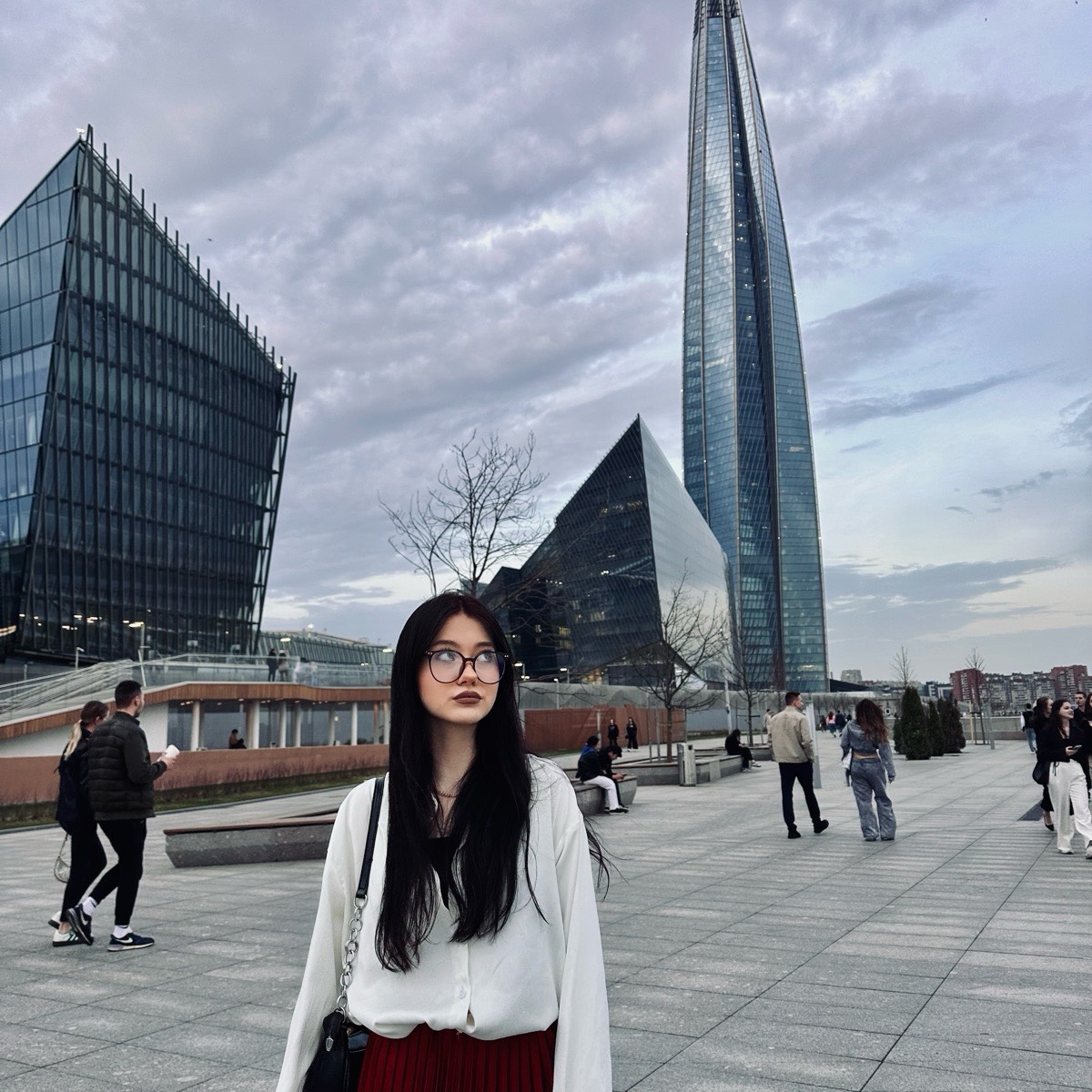 Ангелина Тихонова | Сетка — социальная сеть от hh.ru