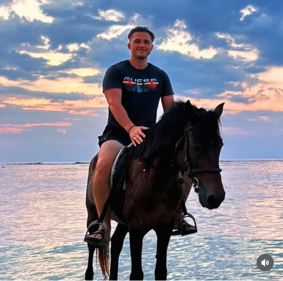 Любовь к природе напоминает нам, что такое настоящий баланс. В бизнесе, как и в жизни, успех — это не постоянная гонка, а гармония | Сетка — социальная сеть от hh.ru