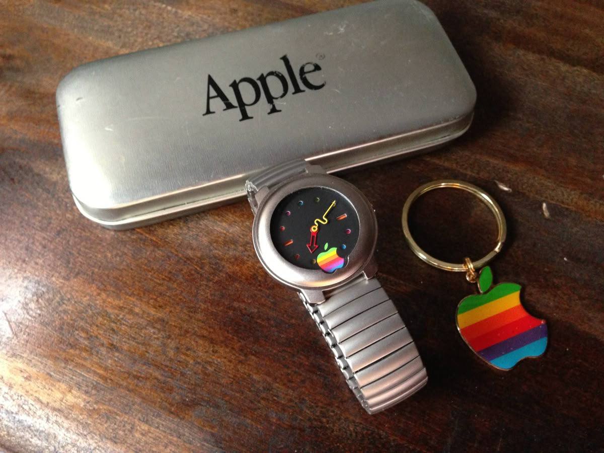 Вау? Вау! Промо-мерч Apple
Во-первых, взгляните на эти Apple watch до появления Apple Watch | Сетка — социальная сеть от hh.ru