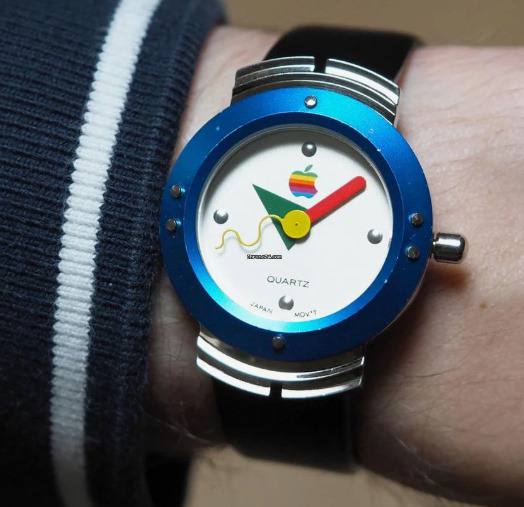 Вау? Вау! Промо-мерч Apple
Во-первых, взгляните на эти Apple watch до появления Apple Watch | Сетка — социальная сеть от hh.ru