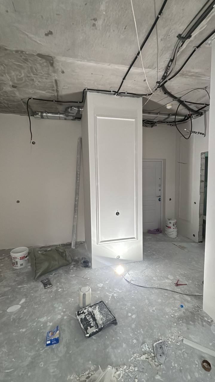 🏡 137 квадратных метров аккуратности и вкуса
Недавно завершили работу над просторной квартирой — 137 м² чистоты линий и спокойных оттенков | Сетка — социальная сеть от hh.ru