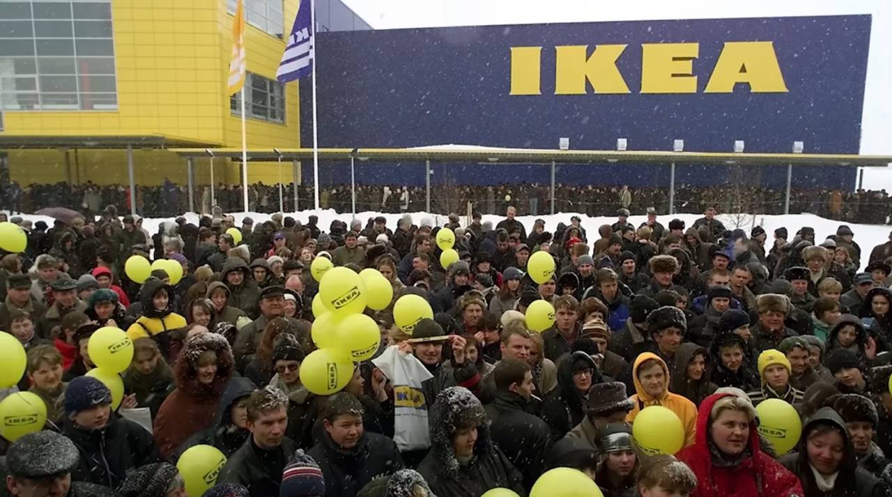 Рассказ об IKEA невозможно закончить, его можно только прекратить😅
Наследие Кампрада — это не просто книжные полки и диваны. Это убеждение, что хороший дизайн должен быть доступен каждому | Сетка — социальная сеть от hh.ru