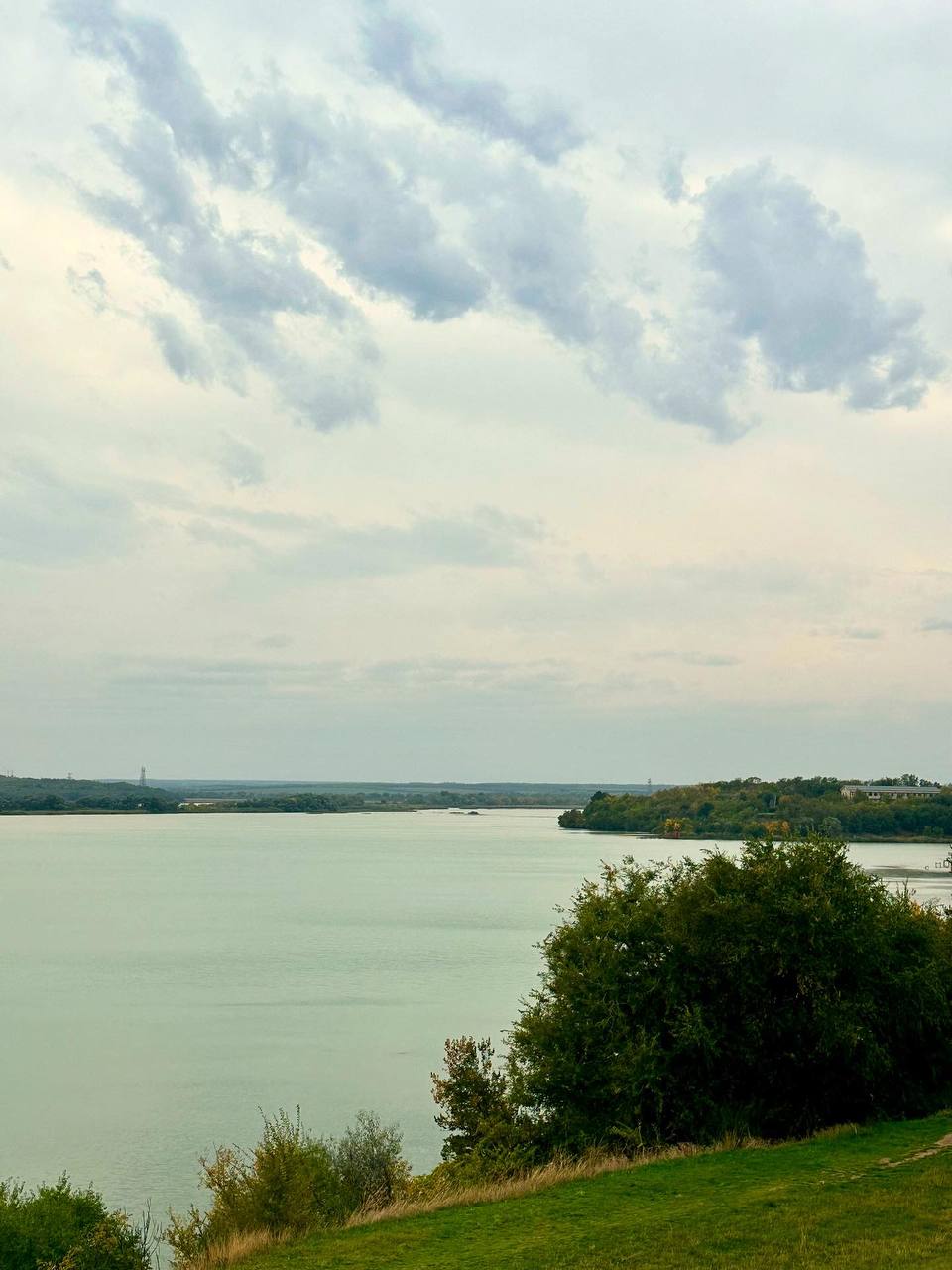 Пасмурный осенний день в Солнечнодольске🍁
📷 Natalyaphoto26stav
📲 Что-то на Ставропольском в MAX | Сетка — социальная сеть от hh.ru