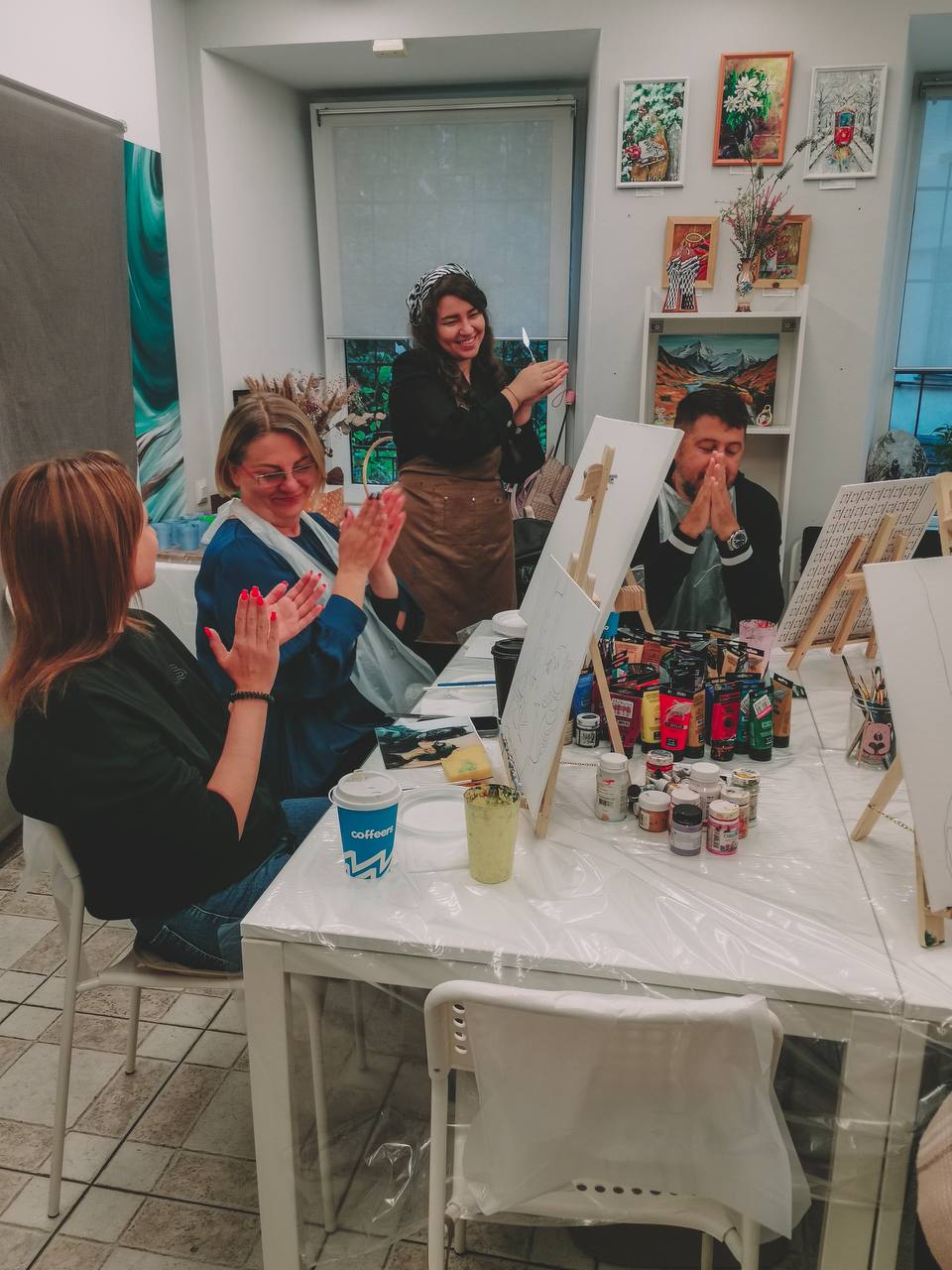Мой Яндекс диск напомнил мне о моем мк - з года назад 😻
На моих мк- всегда много счастья и тепла
писать картины 4-5 часов - про сближение, про общение, про отдых и безумное увлечение процессом ради ид... | Сетка — социальная сеть от hh.ru