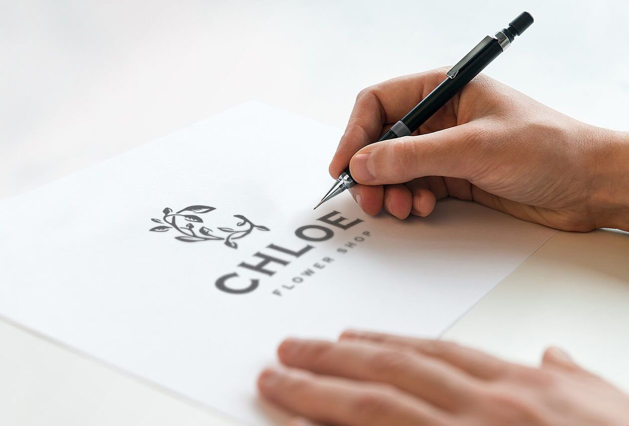 🖼 «Как мы создали элегантный брендинг для сети цветочных бутиков»
Chloe — признанный лидер рынка флористики в Кирове с 2018 года, известный высоким качеством цветов и доступными ценами | Сетка — социальная сеть от hh.ru