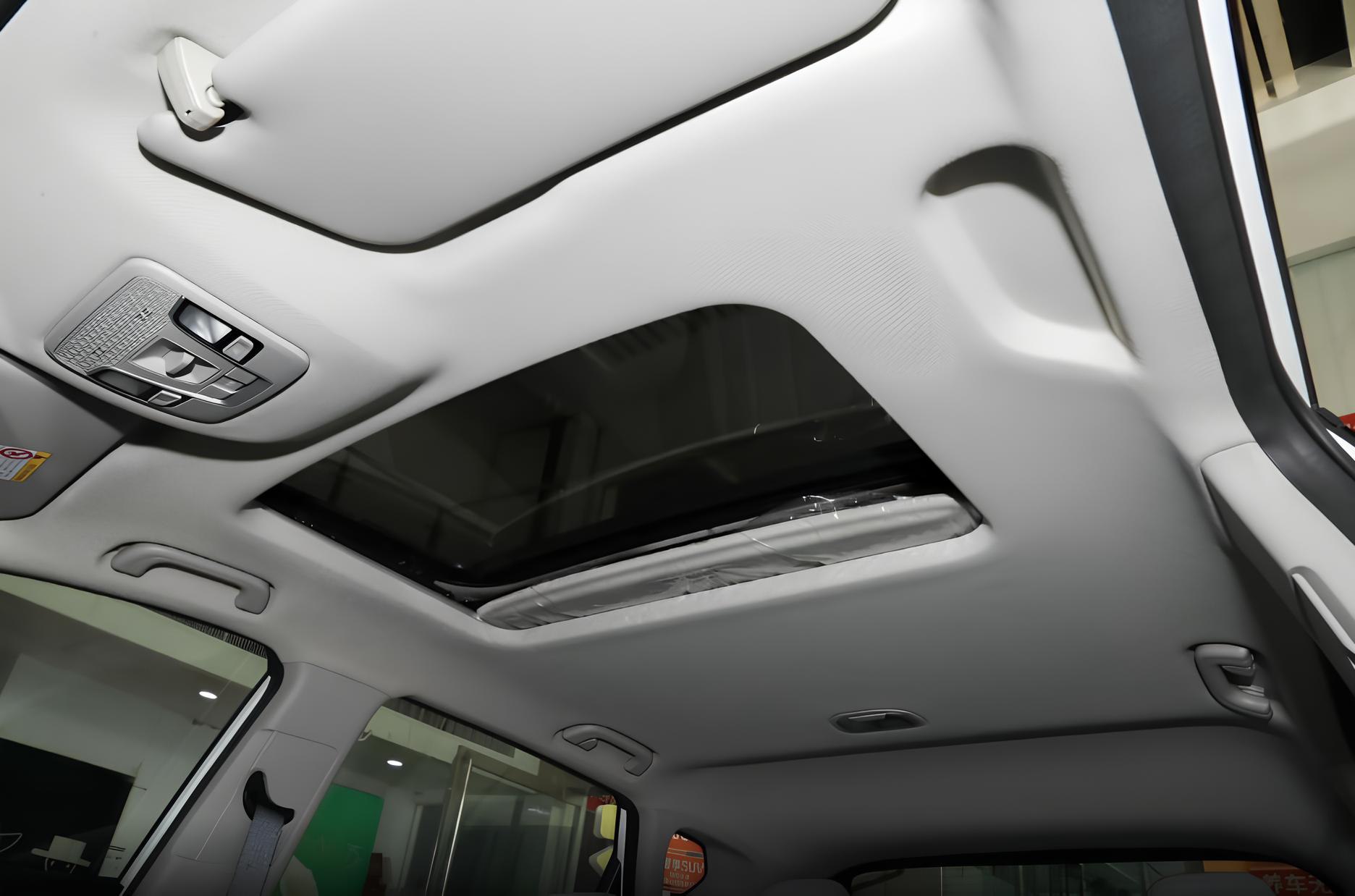 Geely Binyue L
Китайский стиль, который уже стал народным в России
🔥Комплектация Star Diamond Edition:
Всё, что нужно для кайфа от езды: комфорт, технологии и дизайн, будто его собирали для выставки | Сетка — социальная сеть от hh.ru