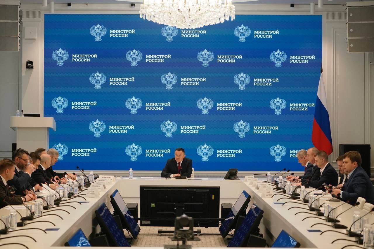 Глава Минстроя России Ирек Файзуллин провел рабочее совещание по вопросу капремонта здания Президиума Российской академии наук
Основными вопросами обсуждения стали ценообразование и применение сметных... | Сетка — социальная сеть от hh.ru