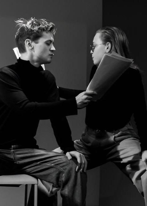 🎭Спектакль «Мой бедный Марат» на ВДНХ
20 октября 19:00
История о любви, времени и памяти, которая разворачивается в блокадном Ленинграде. Постановка входит в проект «Оттепель | Сетка — социальная сеть от hh.ru