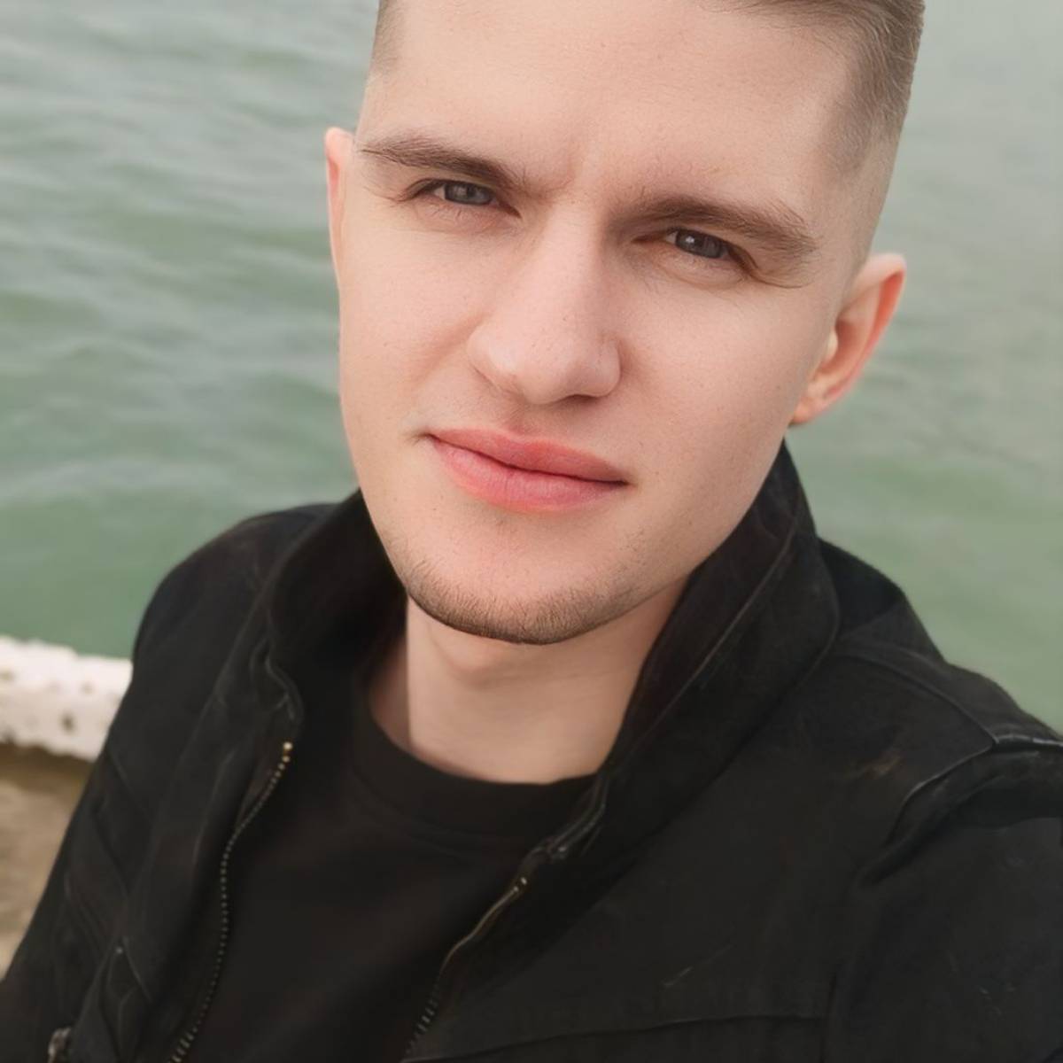 Денис Авилов