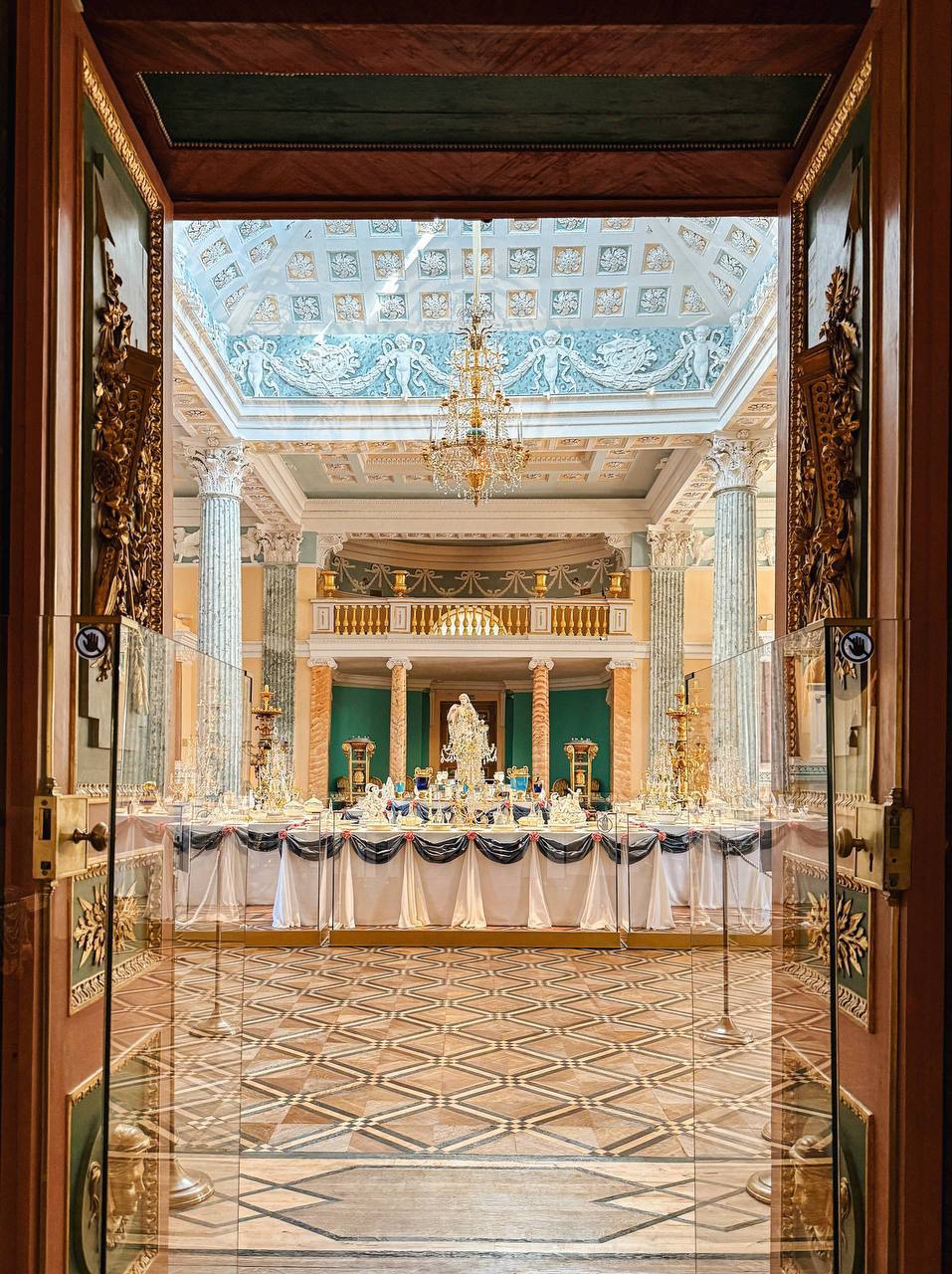 #афиша #вторник #14октября
🎉Афиша мероприятий в Москве
на 14 октября
Выставки/музеи:
✨Посетить Египетский павильон Останкинского дворца
📍1-я Останкинская, 5, стр | Сетка — социальная сеть от hh.ru