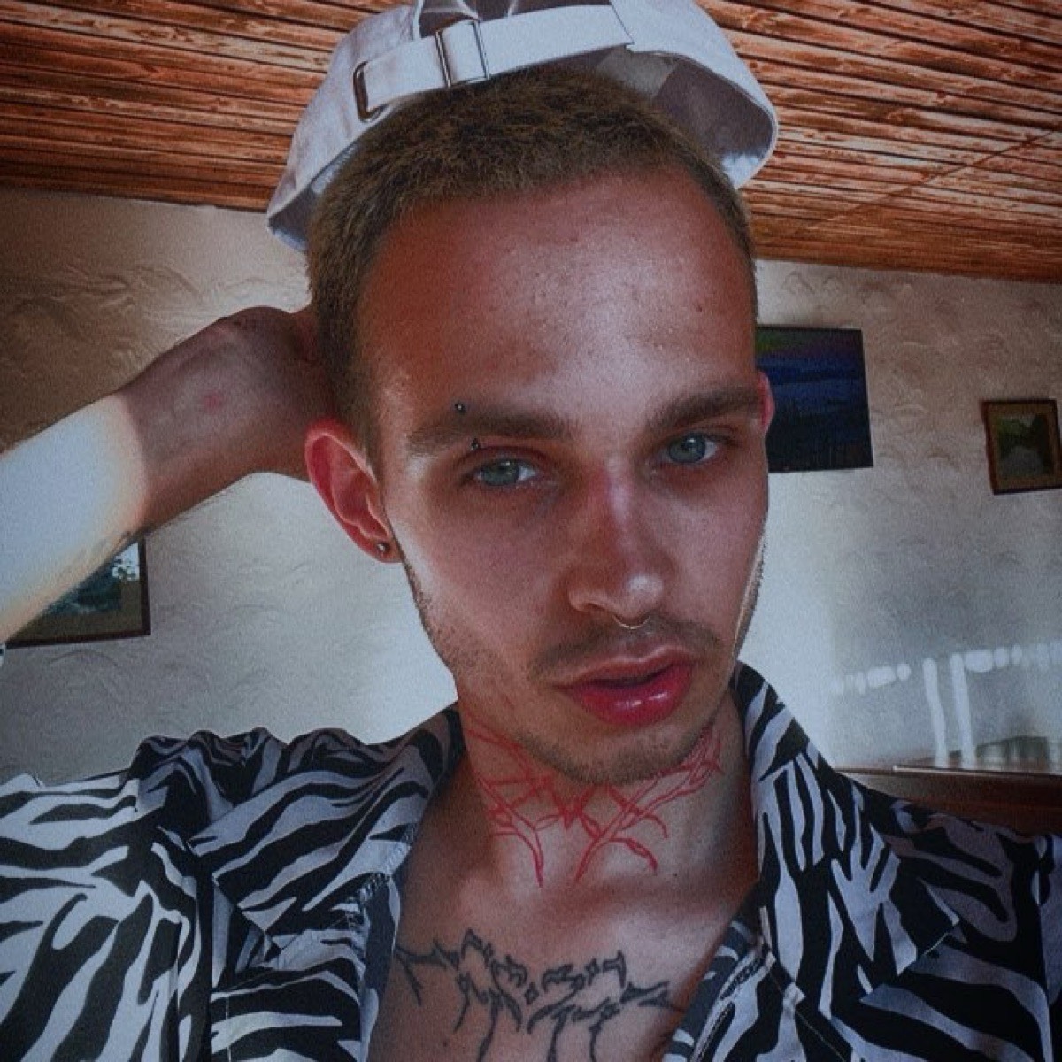 Kiki Krasota | Сетка — социальная сеть от hh.ru