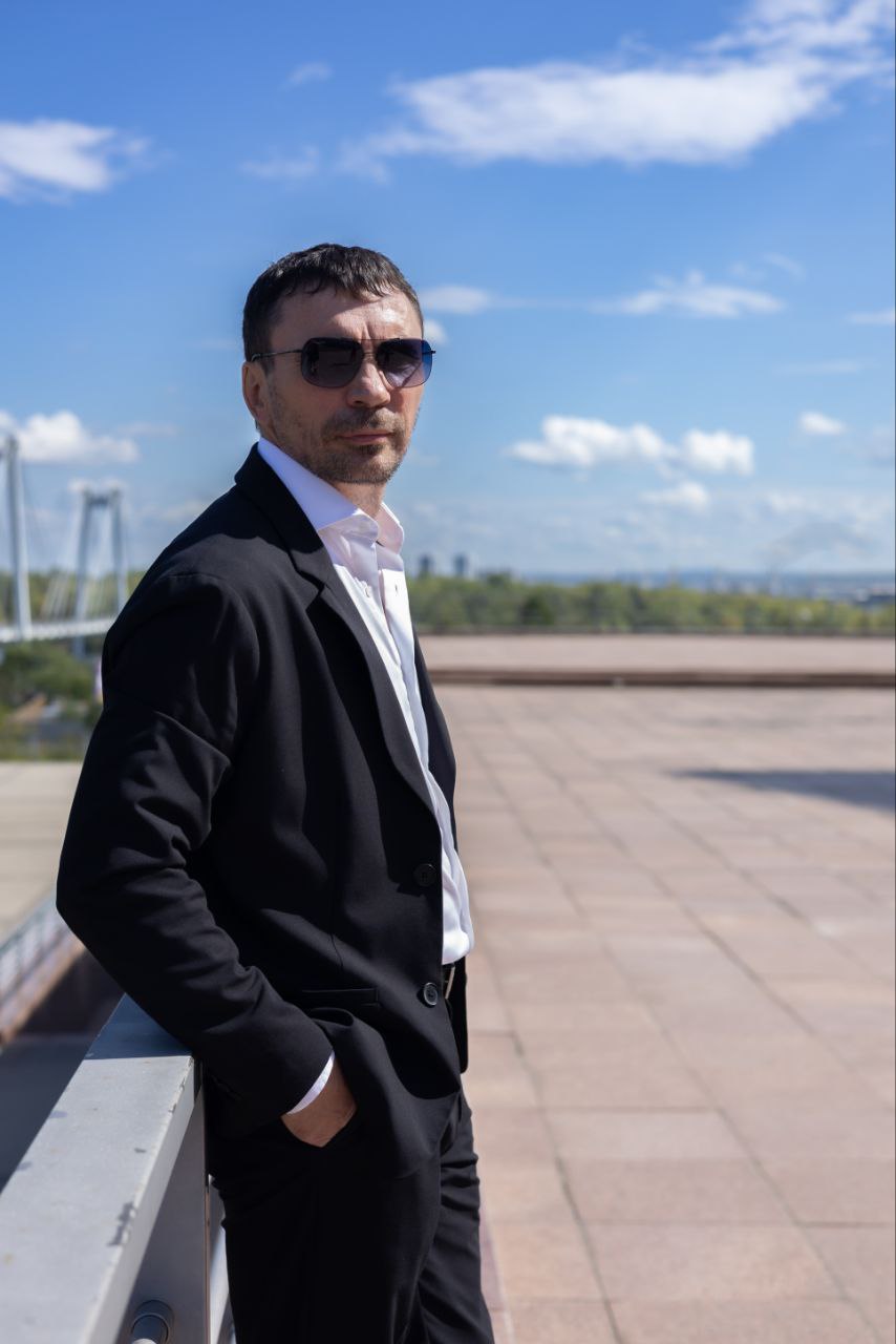 Совместный бюджет — «Всё наше общее»
Это когда все доходы пары складываются в один общий котёл.
Деньги приходят — и вместе решают, куда их направить: еда, ипотека, дети, отпуск, инвестиции | Сетка — социальная сеть от hh.ru