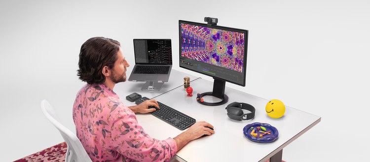 🎨 Photoshop показал прорывные обновления на Adobe MAX
Adobe представила мощные нововведения для Photoshop на своей конференции MAX 2025 | Сетка — социальная сеть от hh.ru