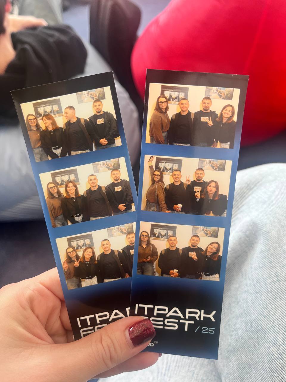В пятницу выбрались на ITPARK FEST
Круто, что такие события проходят прямо у нас, в Крыму. Атмосфера была максимально заряженная: стартапы, новые идеи, интересные спикеры и милейшие роботы | Сетка — социальная сеть от hh.ru
