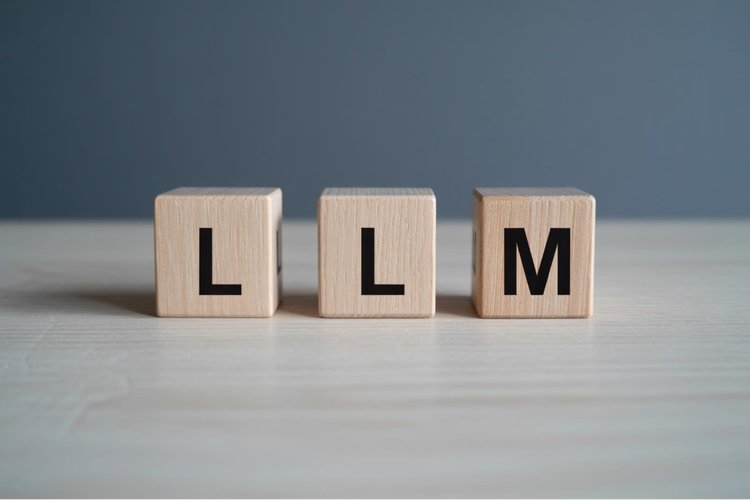 🧠 Adobe запустила GEO-инструмент для LLM-видимости
Adobe разработала LLM Optimizer для улучшения присутствия брендов в ответах ИИ | Сетка — социальная сеть от hh.ru