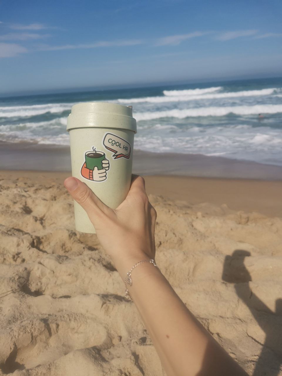 еще один интересный международный проект, да еще какой, с шумом океана 🌊 и ветром в волосах
В этом году мы COOL HR подбирали сотрудников для абсолютно разных проектов в ЛатАм, IT и Digital кандидатов,... | Сетка — социальная сеть от hh.ru
