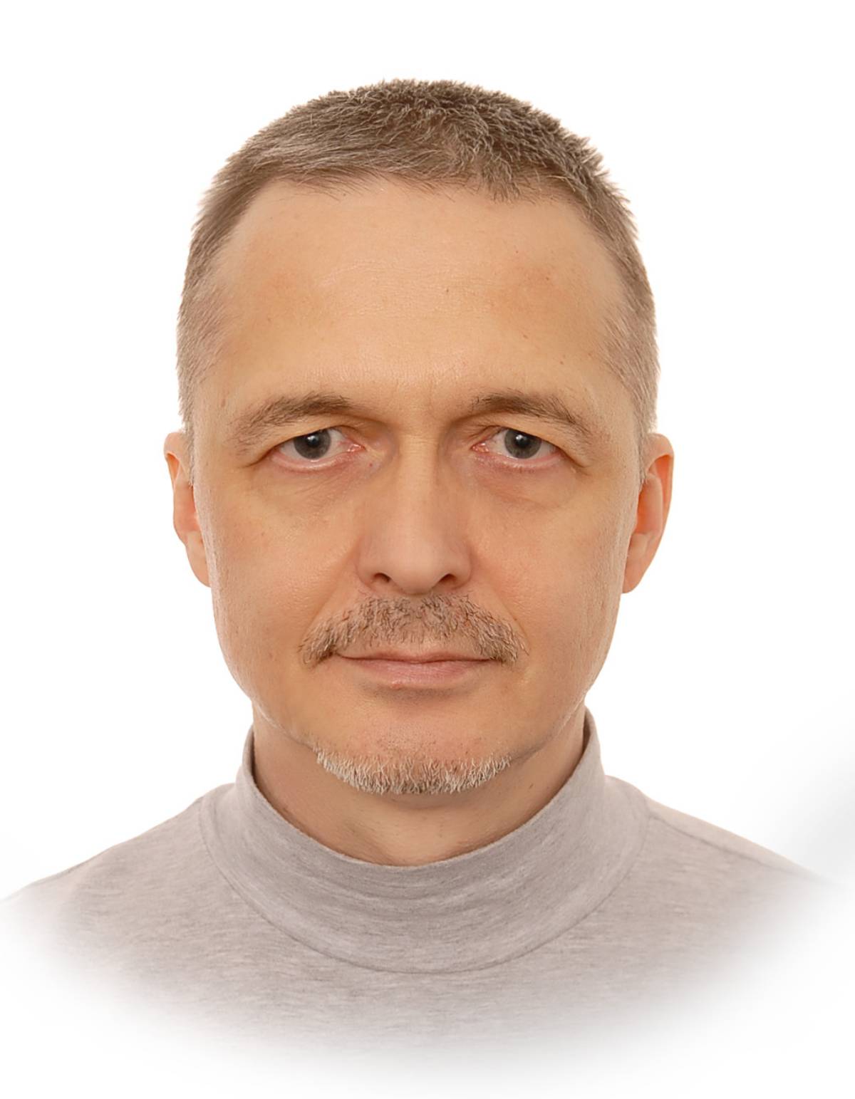 Владимир Голов