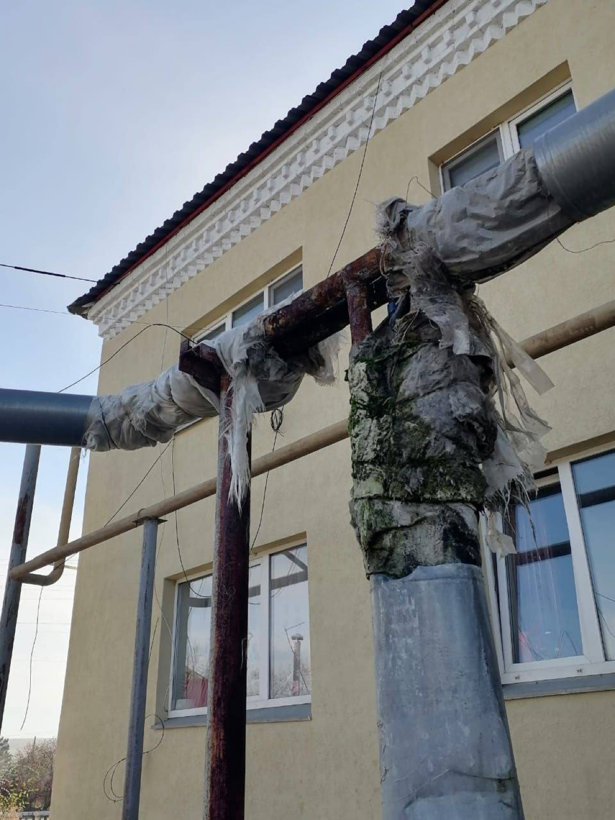 В нашу общественную приемную «Центр защиты прав граждан» при партии «СПРАВЕДЛИВАЯ РОССИЯ - ЗА ПРАВДУ» Агаповского района обратился житель села Агаповка с двумя крайне важными проблемами: утечкой воды ... | Сетка — социальная сеть от hh.ru