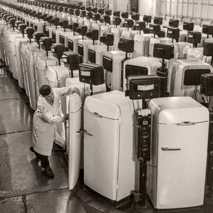 СОК 2025/08 Покорение холода или техническая и социальная история холодильника
От ледяных сундуков и первых паровых установок до современных «умных» холодильников — путь этого изобретения охватил два ... | Сетка — социальная сеть от hh.ru