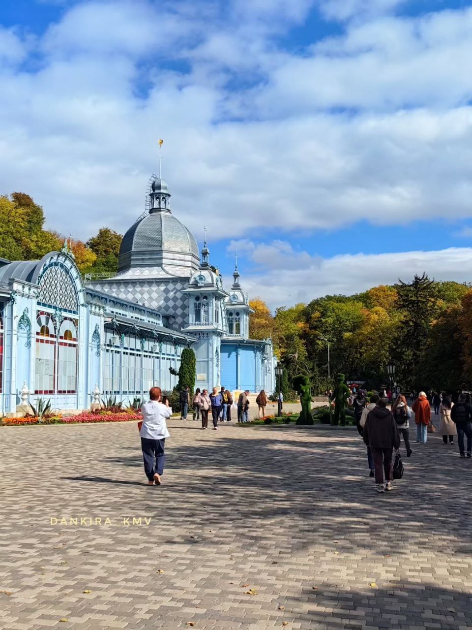 Осенний Железноводск во всей своей красе
📸 @dankirakmv
📲 Что-то на Ставропольском в MAX | Сетка — социальная сеть от hh.ru