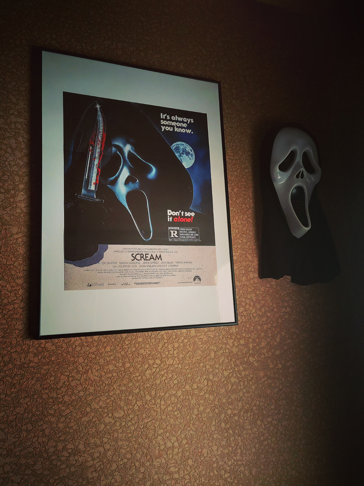 Декор к Хэллоуину в процессе. | Сетка — социальная сеть от hh.ru