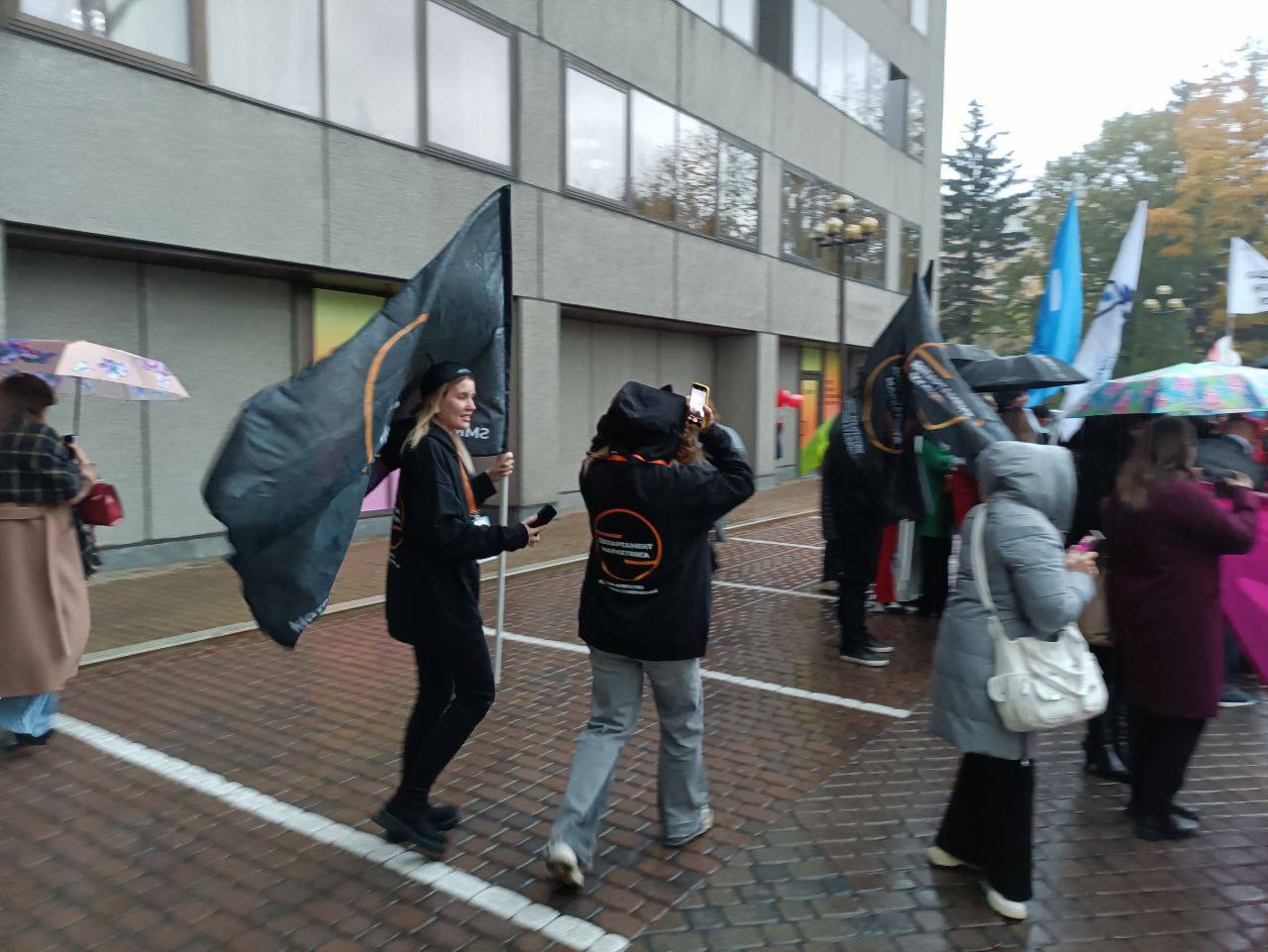 С командой приняли участие в Жилищном параде🫶 | Сетка — социальная сеть от hh.ru