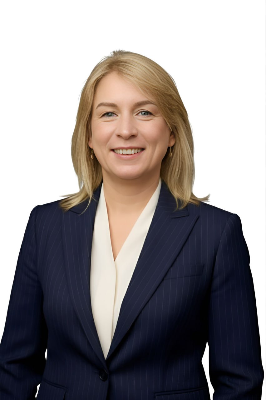 💎 Сегодня хочу познакомить вас с выдающимся стратегом и лидером с более чем 20-летним опытом в маркетинге, управлении продуктом и развитии бизнеса на рынках СНГ | Сетка — социальная сеть от hh.ru