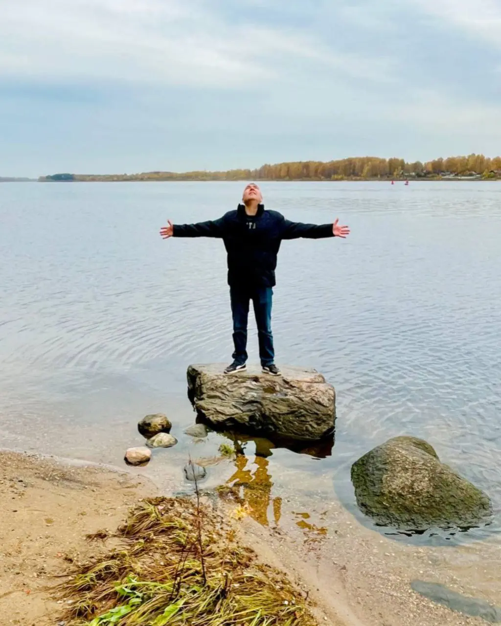 В любой непонятной ситуации поезжай в Ярославль ))
Там большая вода, там архитектура, там сила и спокойствие большого старого города.
В третий раз за последние полтора года побывали с Викой в Ярике | Сетка — социальная сеть от hh.ru