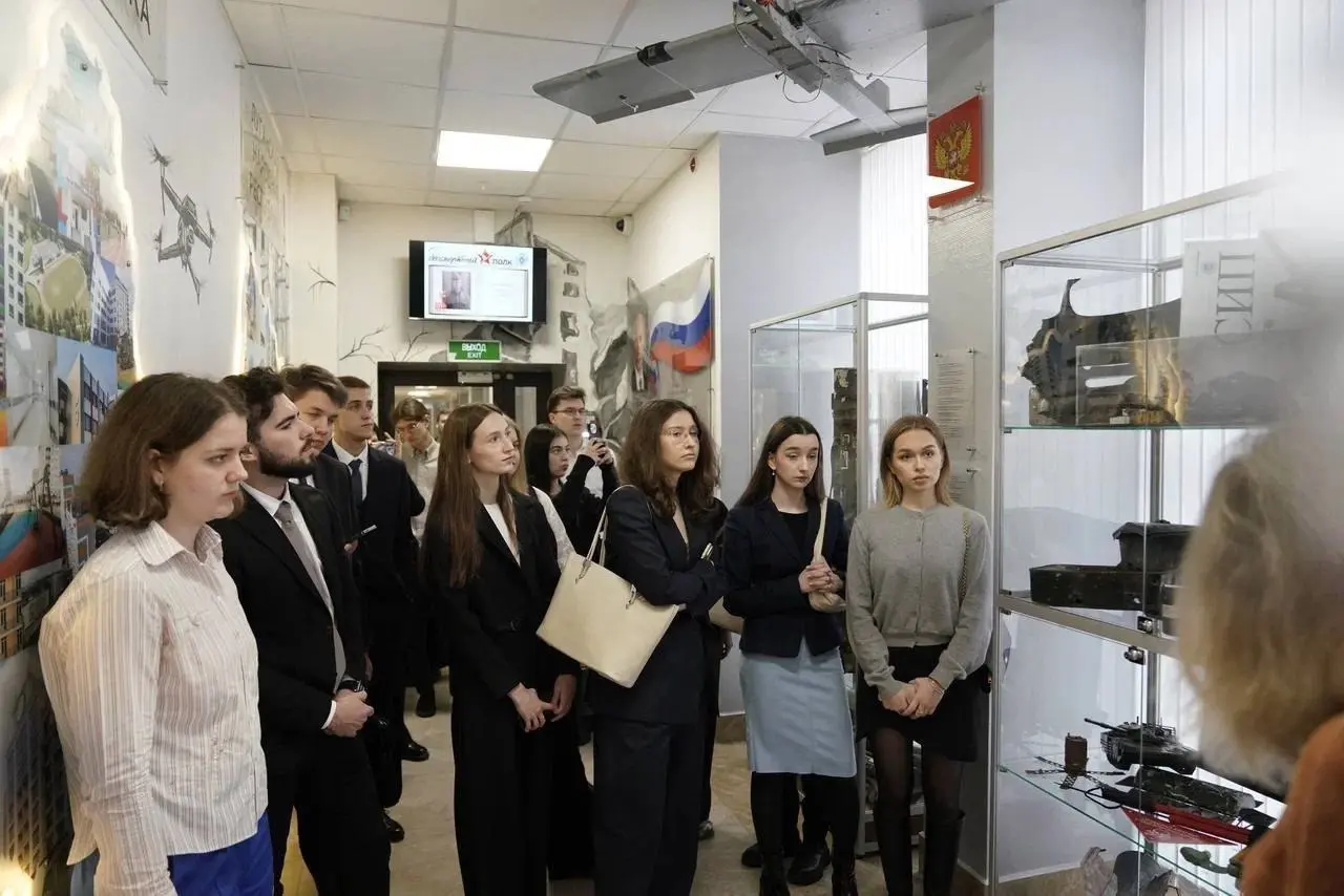 Два дня — два пространства, одна цель
⚡️В Минстрое России и Дом.РФ состоялось обменное обучение сотрудников | Сетка — социальная сеть от hh.ru