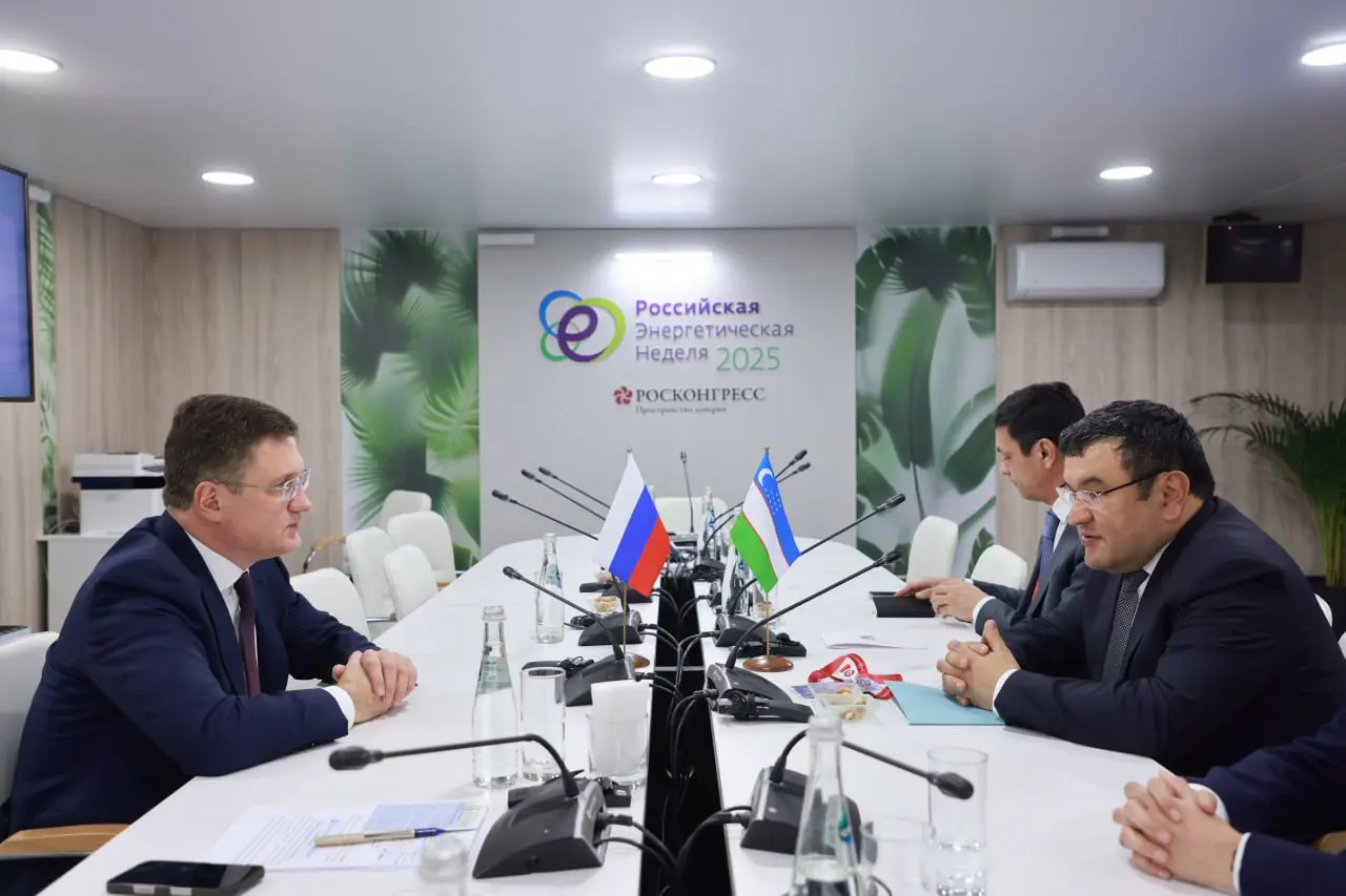Александр Новак на полях РЭН-2025 провел рабочие встречи с партнерами из Узбекистана и Таджикистана
🇺🇿С министром энергетики Узбекистана Журабеком Мирзамахмудовым обсуждалось развитие сотрудничества в... | Сетка — социальная сеть от hh.ru