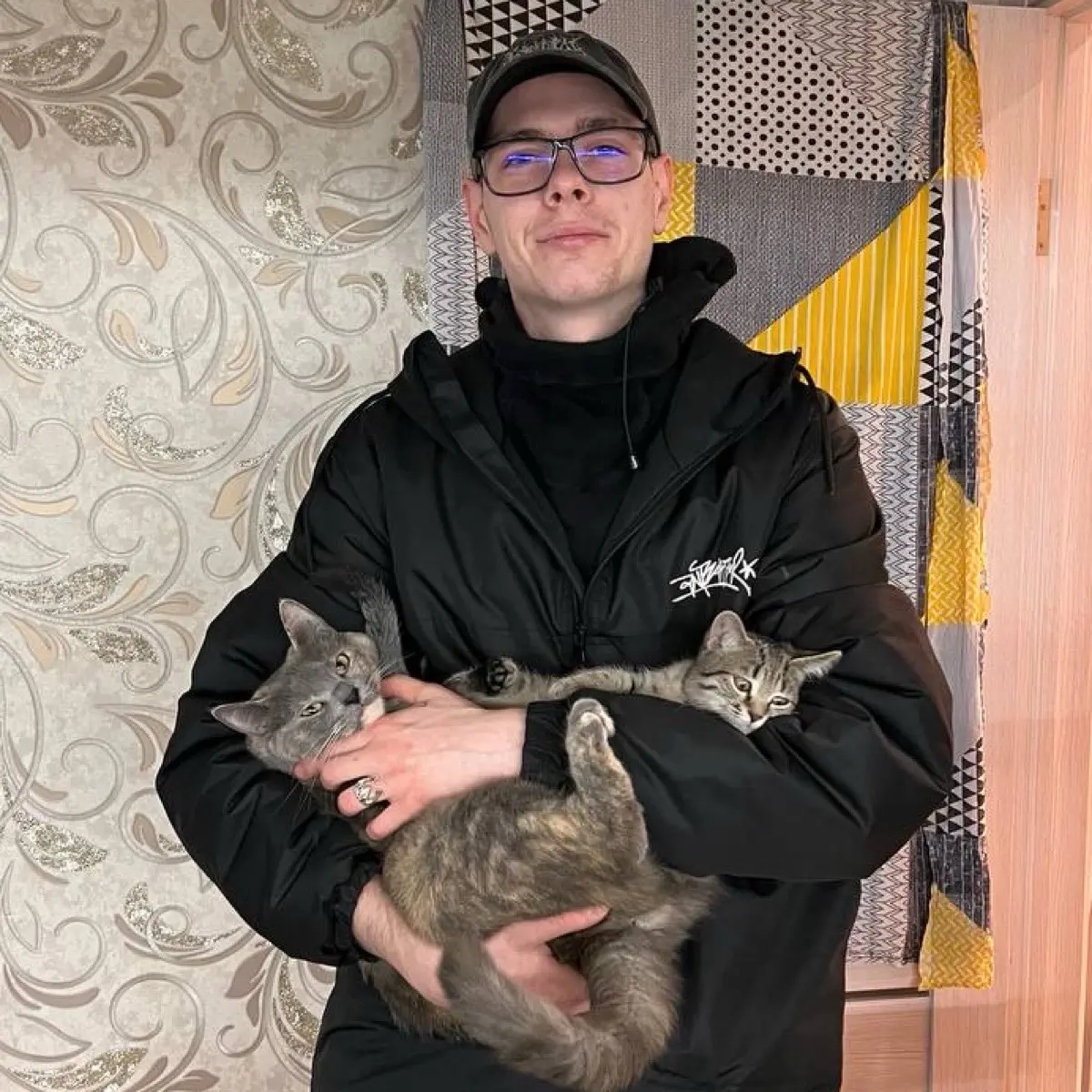Эдуард Плохотников