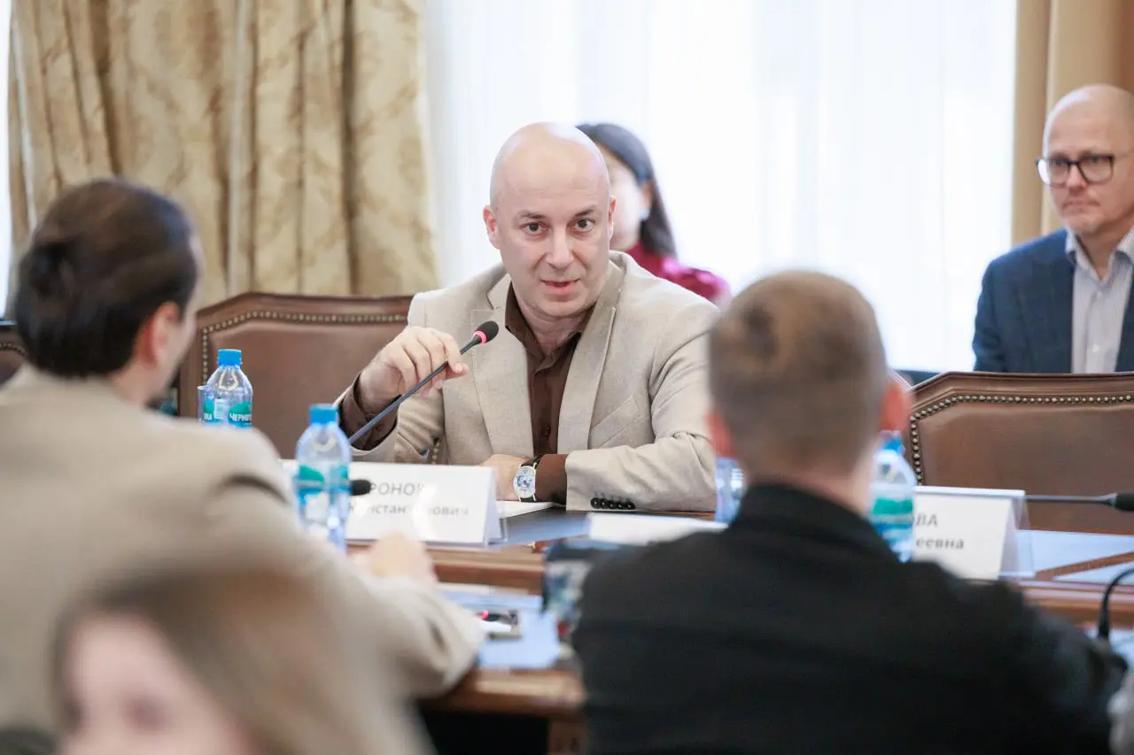 Закрытый круглый стол «Портрет идеального выпускника»
🙂 15 октября в рамках Студенческого карьерного форума в Президентской академии прошел закрытый круглый стол на тему «Портрет идеального выпускника... | Сетка — социальная сеть от hh.ru