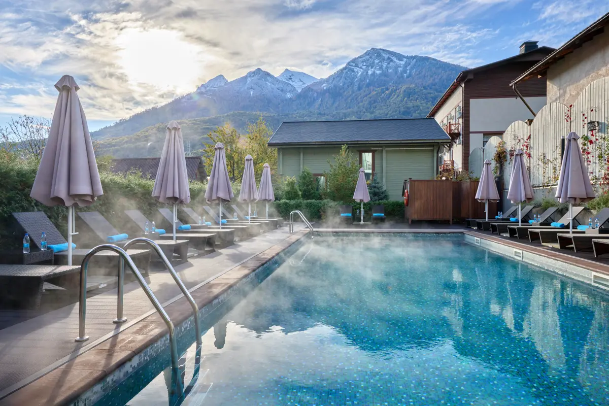 Имиджевая съемка для отеля Hills Polyana hotel&SPA | Сетка — социальная сеть от hh.ru