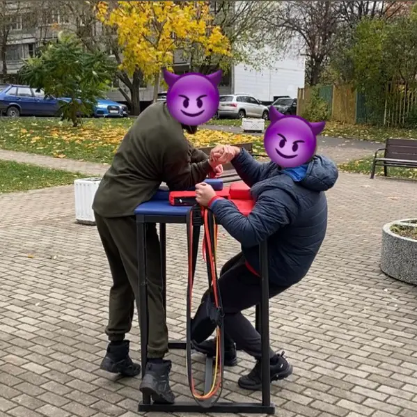 Это мы днем немного рубанулись сегодня, сейчас уже дома откисаем. | Сетка — социальная сеть от hh.ru