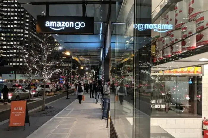 Глобальный гигант Amazon закрывает в Великобритании свои магазины без касс, работающие под контролем "искусственного интеллекта" | Сетка — социальная сеть от hh.ru