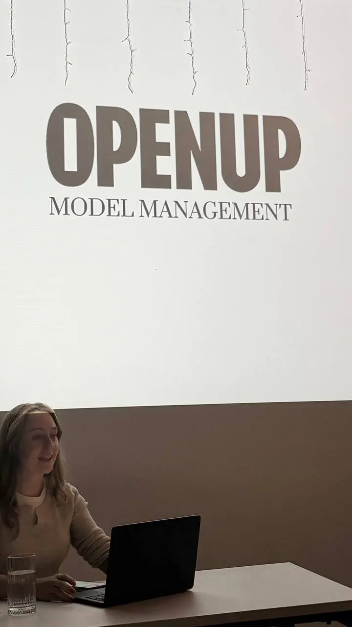 Вчера была в гостях у ребят из модельного агентства OPENUP 💫
Читала лекцию на тему внутренней культуры, энергии и создания доверия — о том, как выстраивать взаимодействие в команде, где всё держится н... | Сетка — социальная сеть от hh.ru