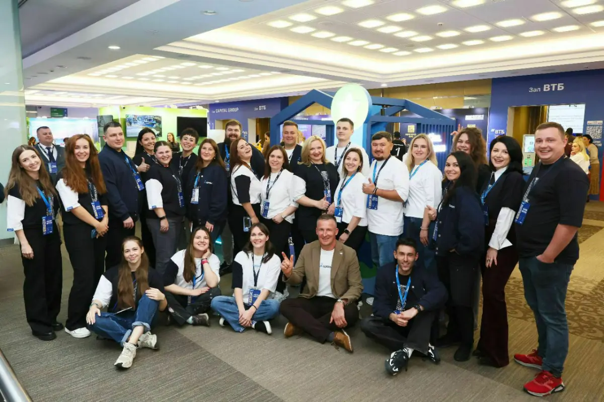 🔑 Команда Циан традиционно зажгла на московском  Международном Жилищном Конгрессе (МЖК): много выступали, общались с клиентами и продвигали любимый Циан | Сетка — социальная сеть от hh.ru