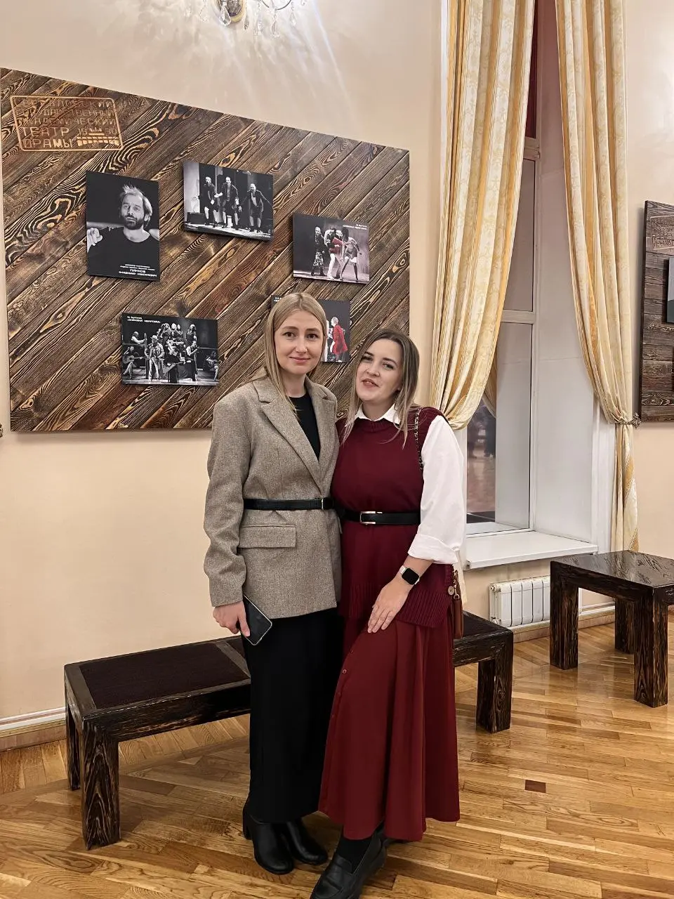 Постановка: "Не от мира сего" в театре драмы, отличная игра актёров, много рефлексии, и анализа. Время идёт, но глобально ничего не поменялось | Сетка — социальная сеть от hh.ru