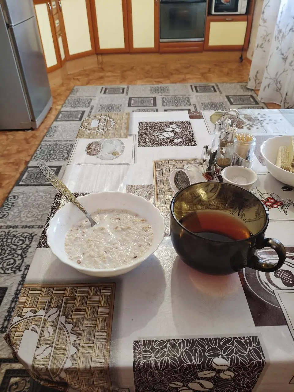 Доброе утро, всем подписчикам канала и не только подписчикам, но и гостям зашедшим на минутку.
Приехал вчера с Тюмени (Ремонт приостановлен) в родительский дом по делам срочным | Сетка — социальная сеть от hh.ru