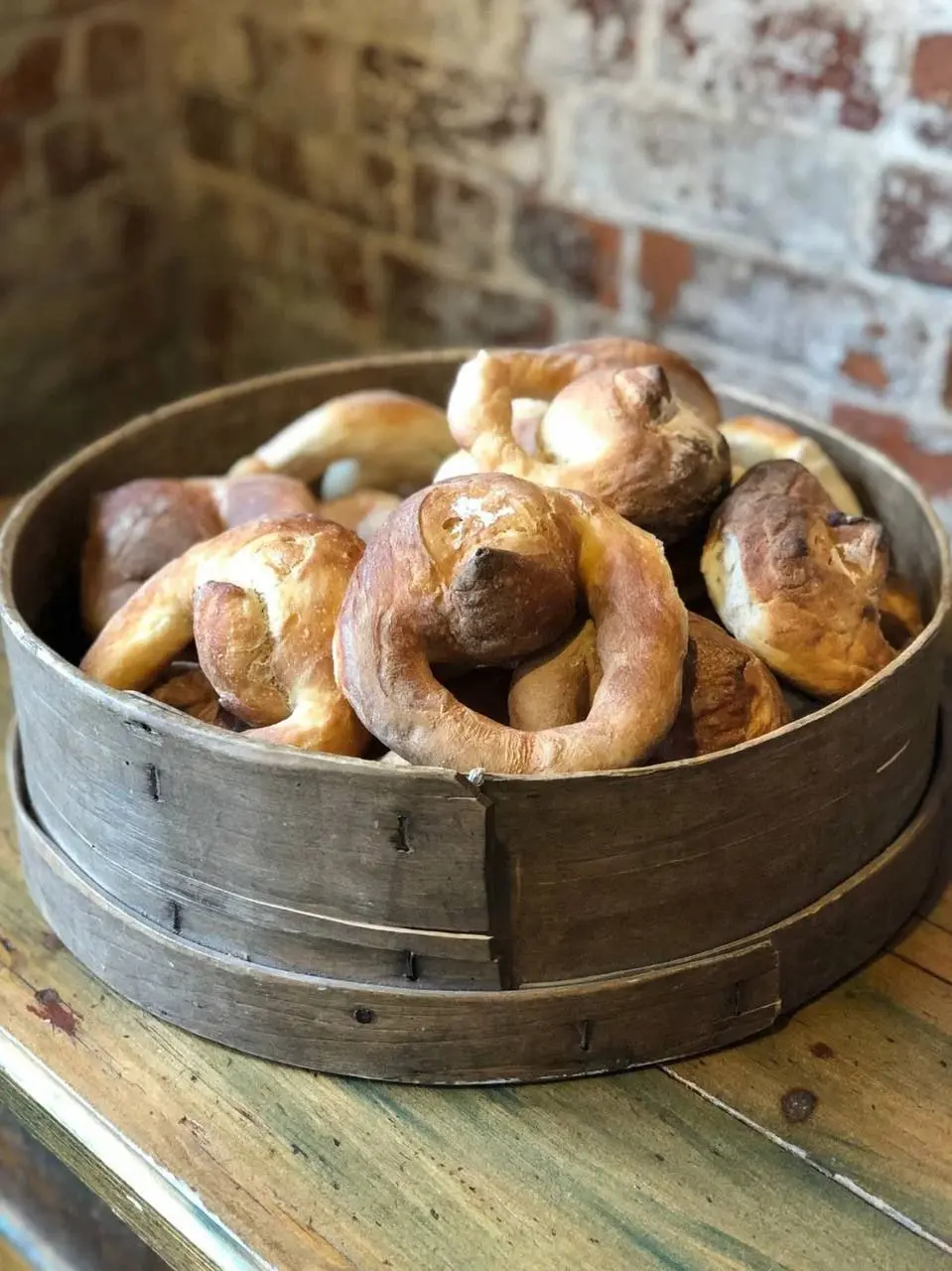 🥨 Коломенский калач 🥨
Привет, друзья! 👋
Вчера муж решил отвезти нас в Коломну поесть калачей. Он знает, что я просто обожаю царский калач.
Но в этот раз мы решили сходить на экскурсию | Сетка — социальная сеть от hh.ru