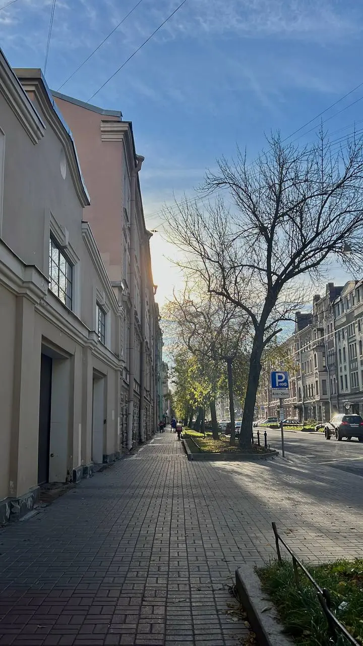 романтизация Питера прошла успешно
возвращаюсь в Москву ✈️ | Сетка — социальная сеть от hh.ru