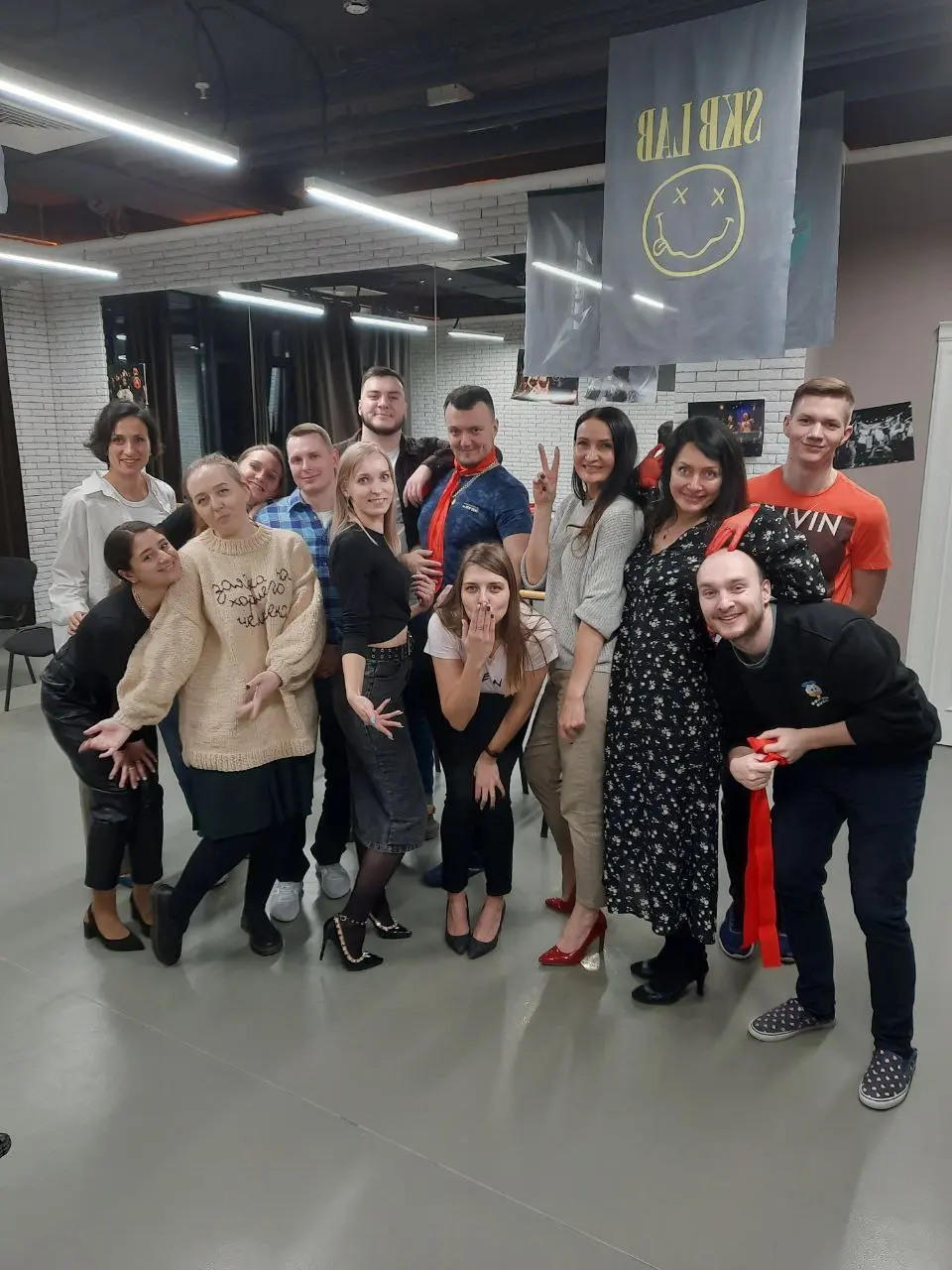 Бодрого понедельника,hr-странники!✨️
Сегодня хочу поговорить не о показателях, не о грейдах и не о перфомансах. Увидела статью. Очень глубокая и интересная для меня тема | Сетка — социальная сеть от hh.ru
