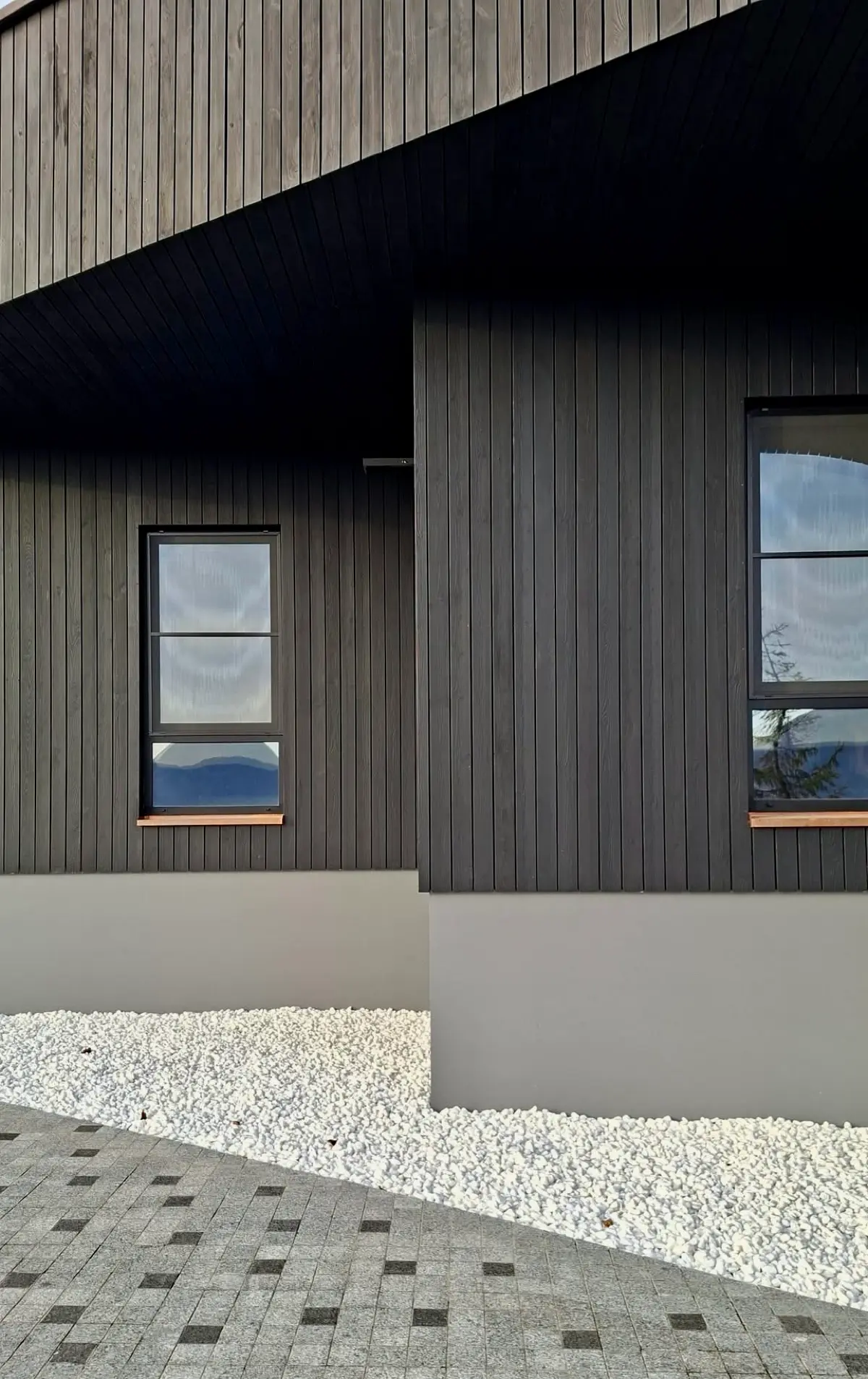 Загородный дом. Камчатка.
Жизнь проекта
Проект: @gikalokuptsovarchitects @alexanderkuptsov
Материал: Suntan BUMP | Сетка — социальная сеть от hh.ru