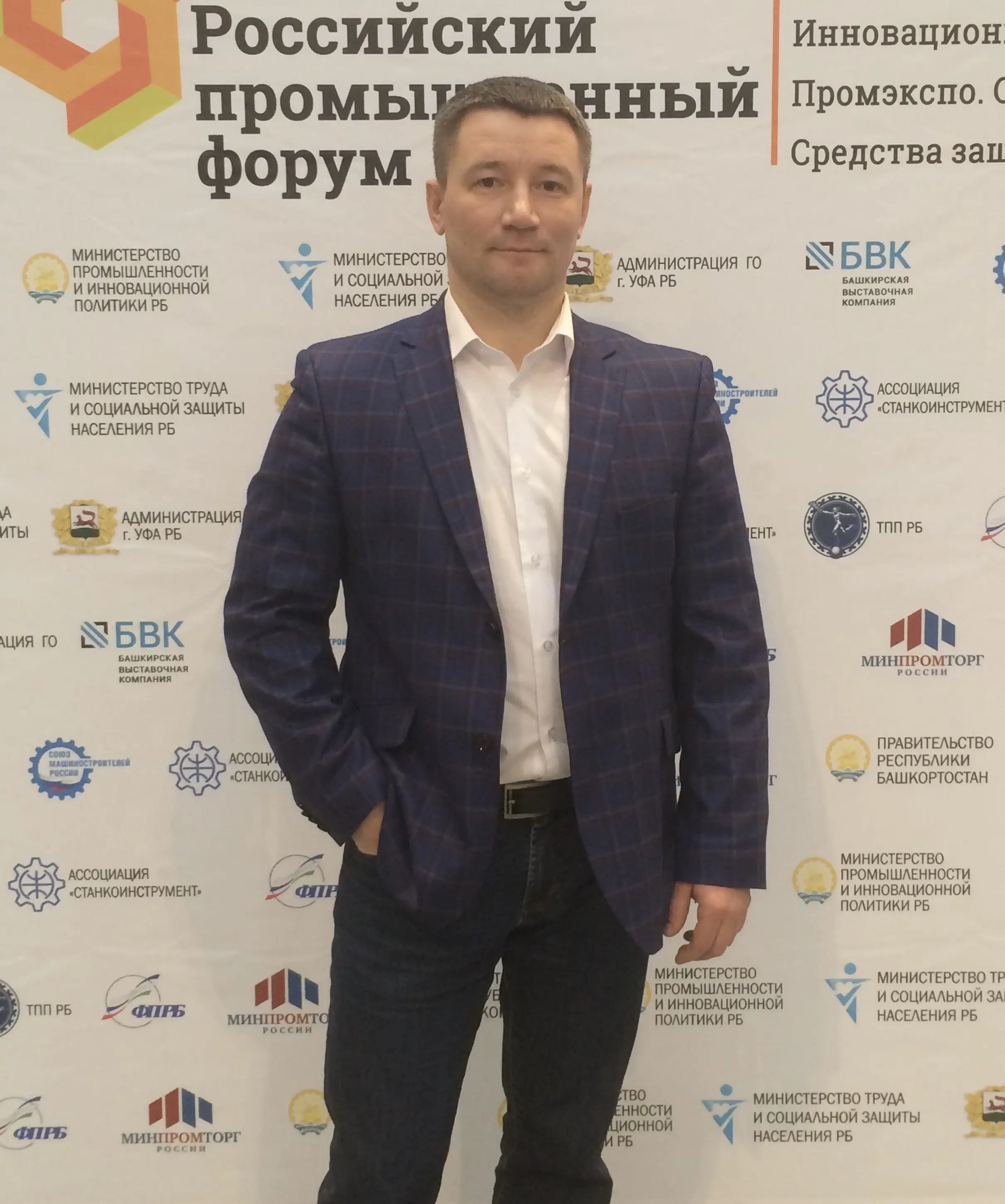 Алмаз Садретдинов