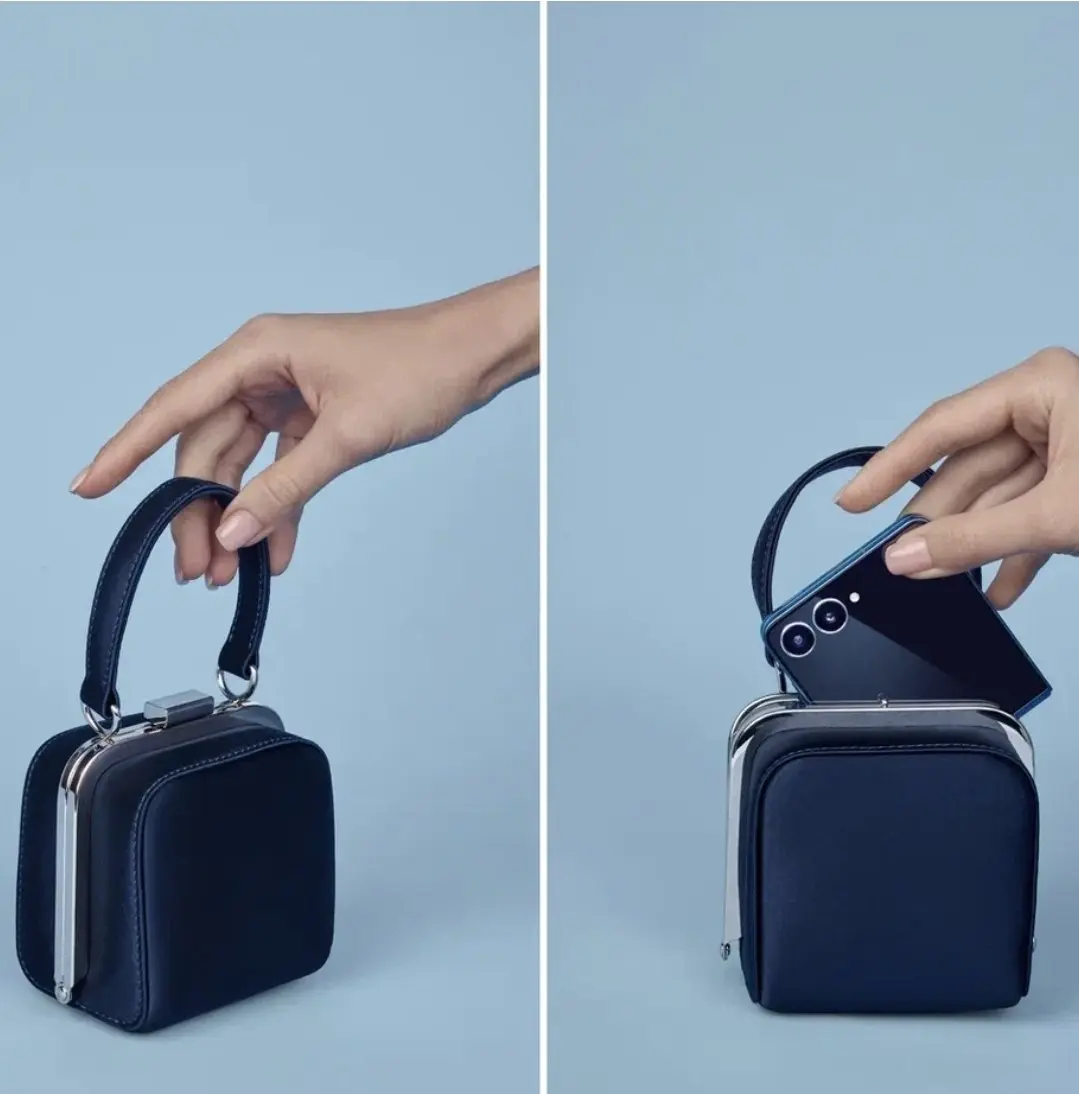 2MOOD х Galaxystore: лимитированный сет The Blue Edition🌛
Инновационный акцент вашего образа
2MOOD удачно вдохновились цветом нового Samsung Galaxy Z Flip7 и совместно с сетью фирменных салонов Samsun... | Сетка — социальная сеть от hh.ru