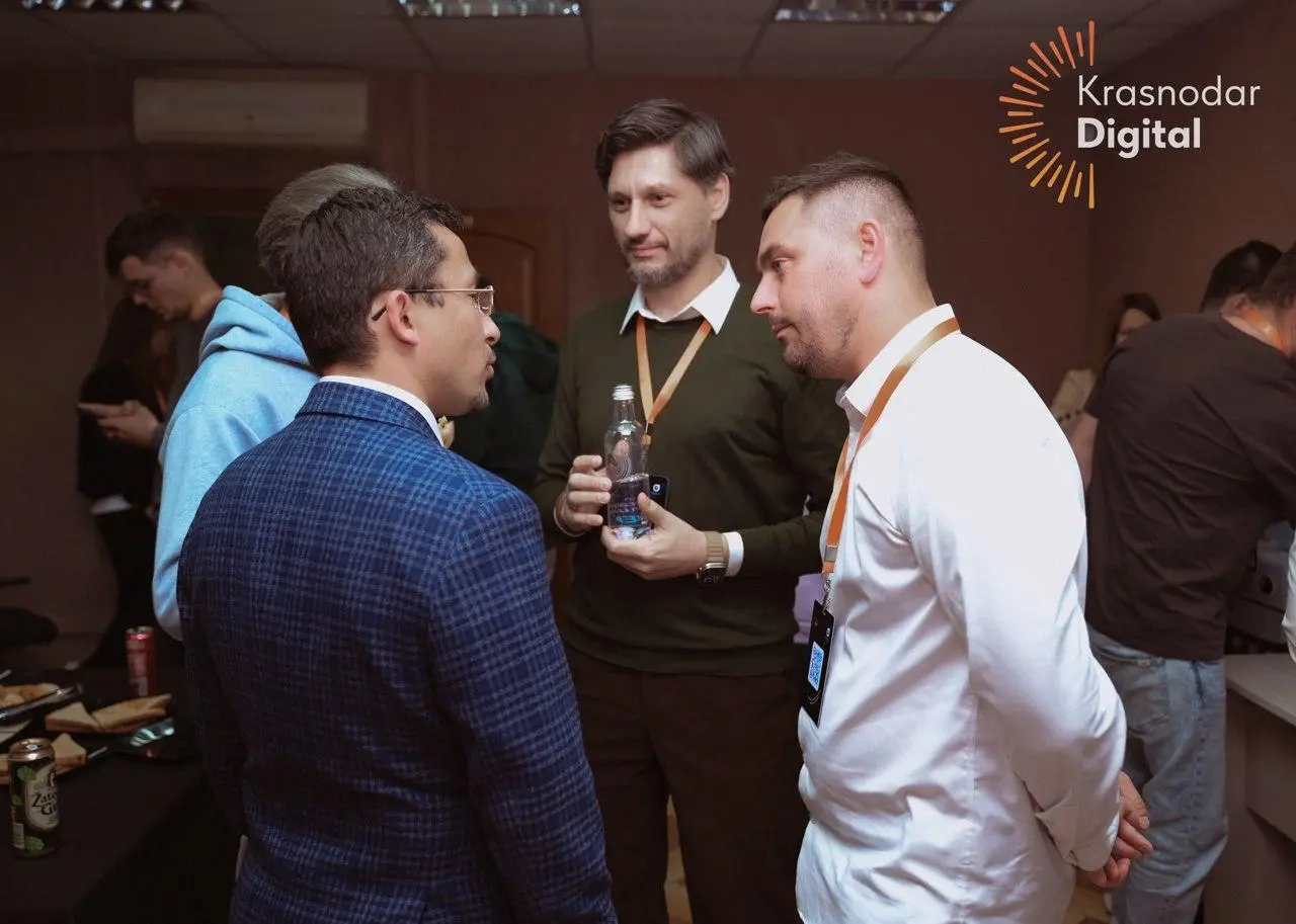 🎙 Митап: SEO в эпоху нейропоиска и генеративных ответов — Краснодар, 18 октября
Говорили о том, как искусственный интеллект меняет поисковую выдачу, что делать, когда даже сайты из ТОПа теряют трафик,... | Сетка — социальная сеть от hh.ru